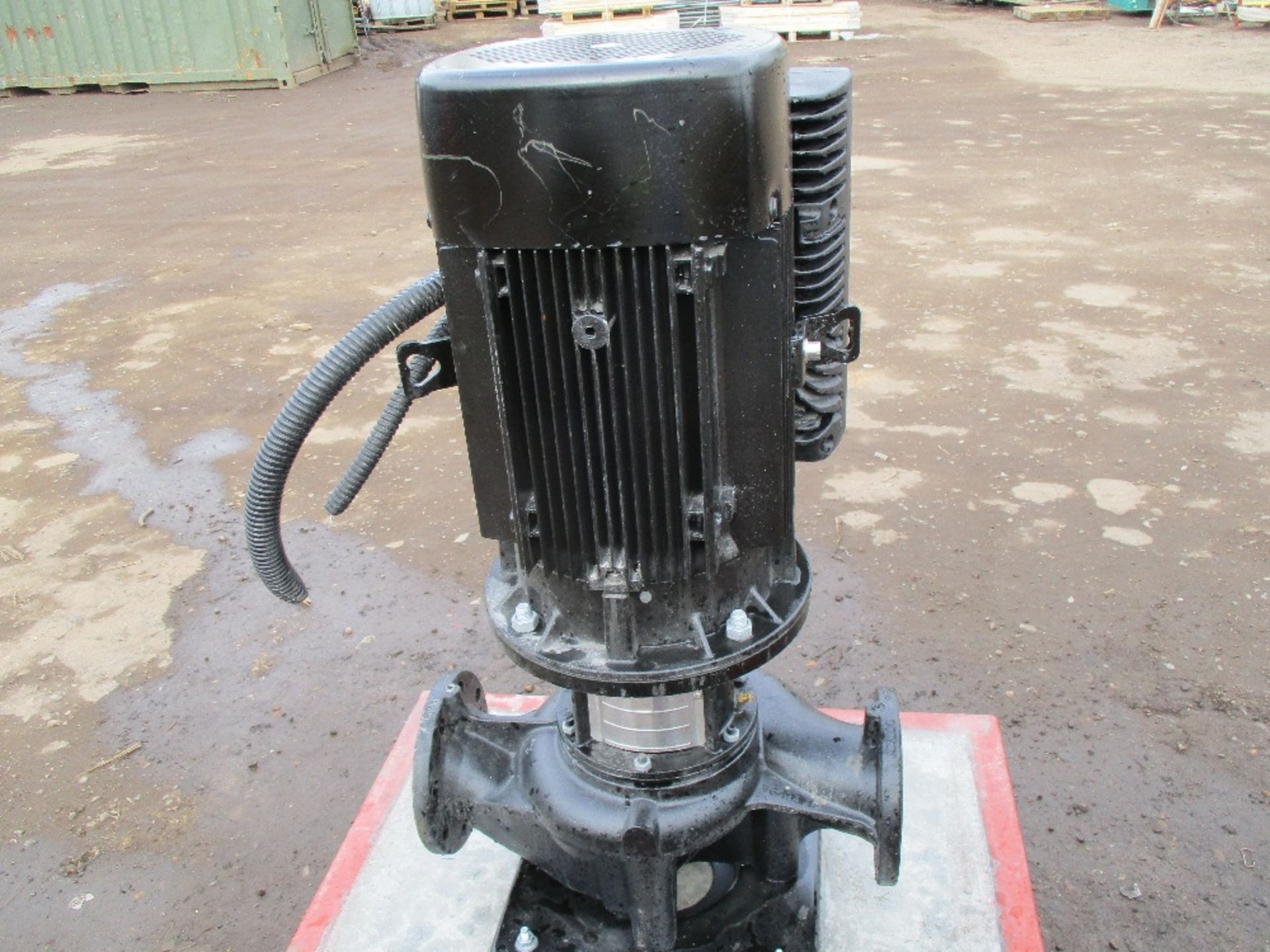 Grundfos TPE100 high output static 3 phase pump - Image 3 of 7