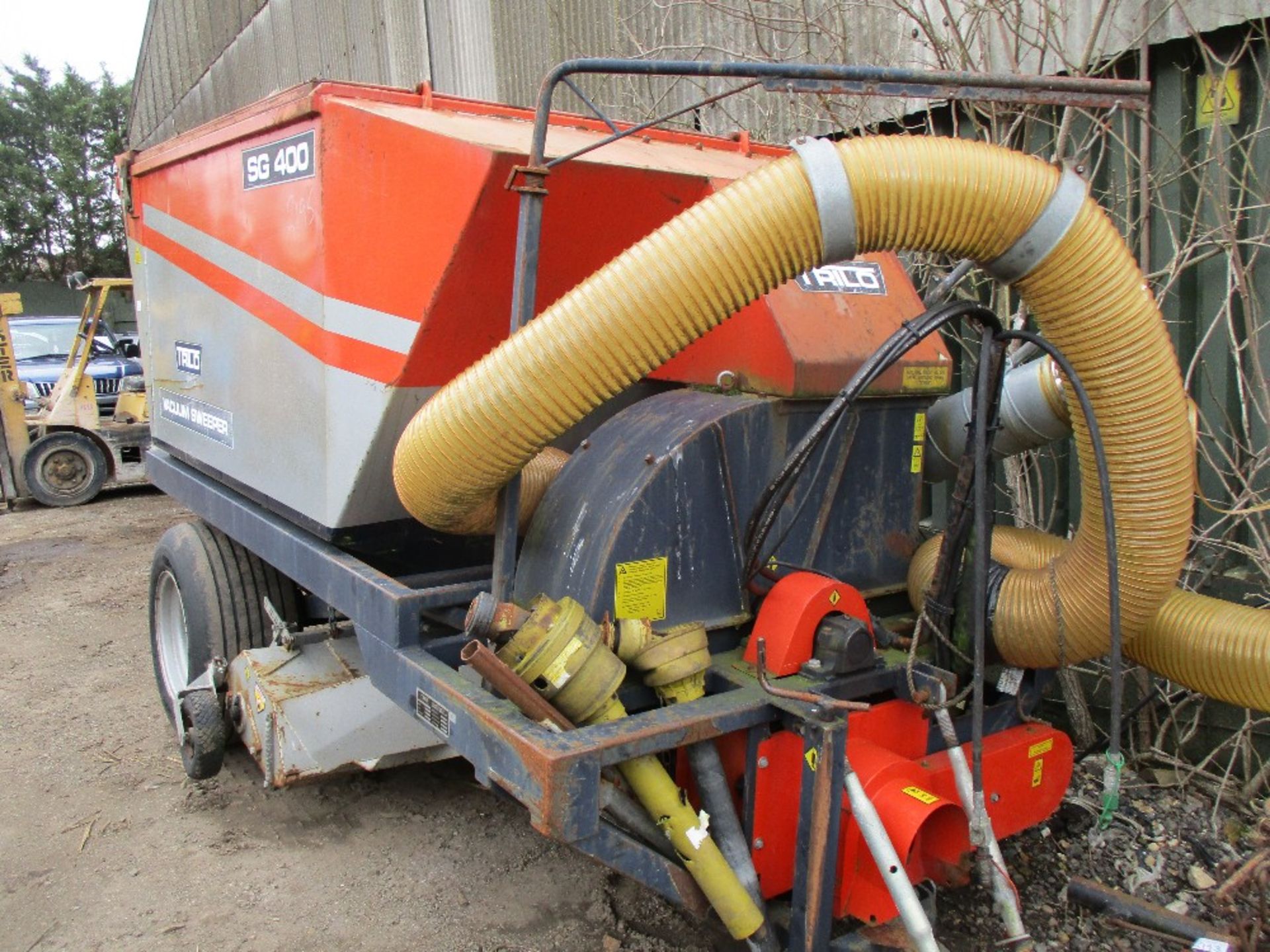 Trilo SG400 high tip vacuum sweeper collector pto operated