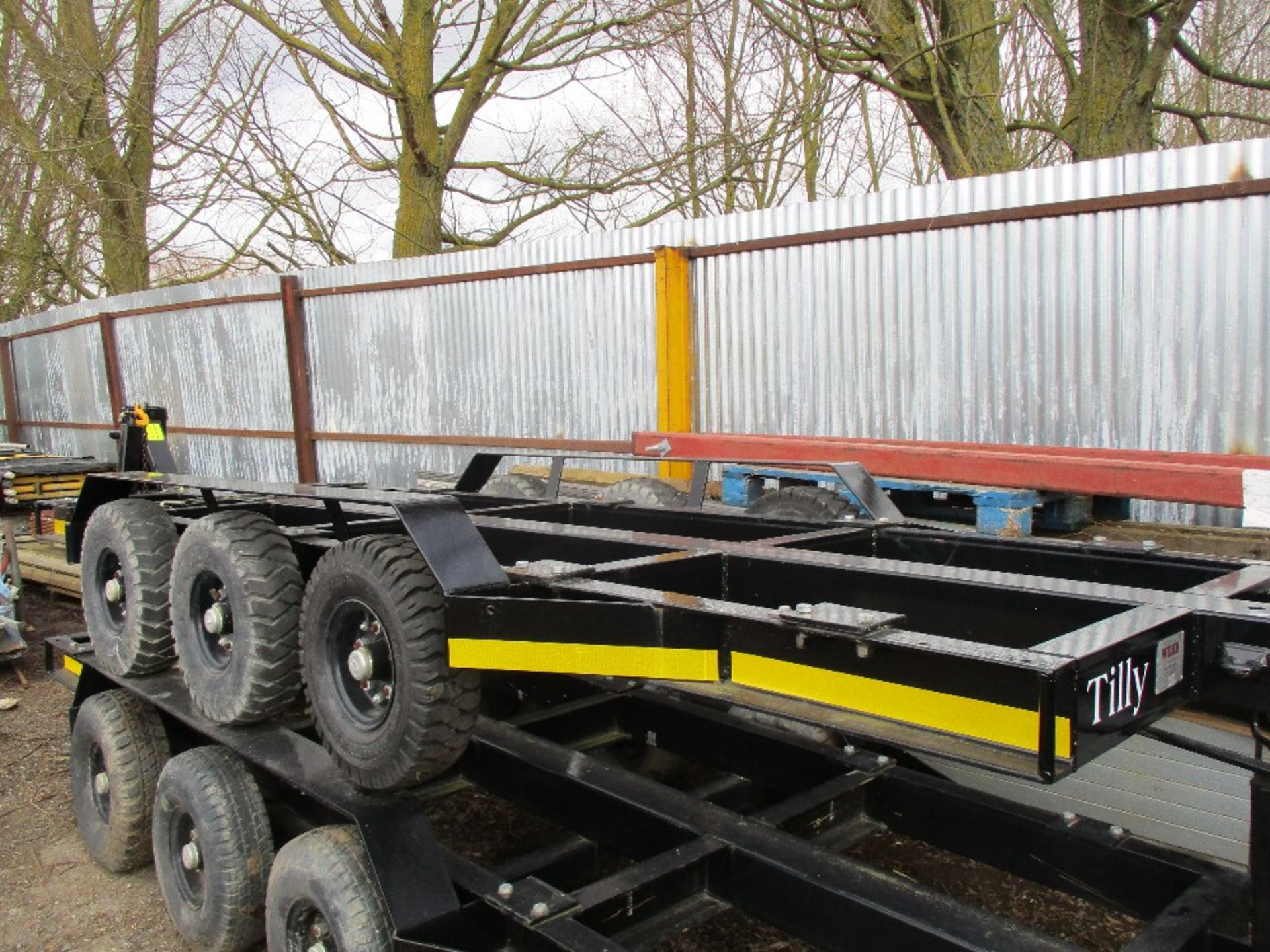 WEBB TRIAXLED TRAILER CHASSIS - Image 2 of 3