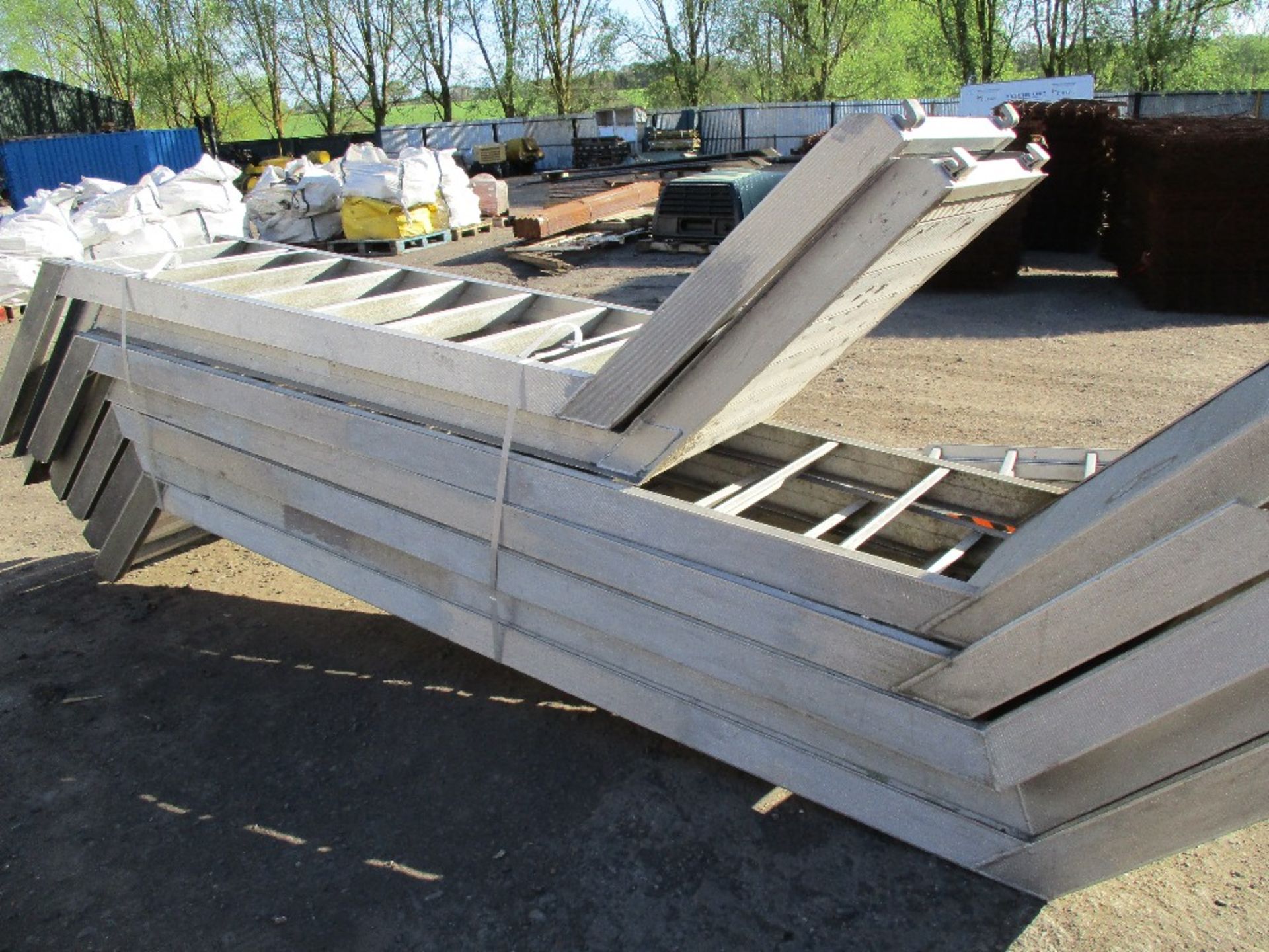 9 X ALUMINIUM STAIR SECTIONS...NO VAT ON HAMMER PRICE - Image 6 of 6