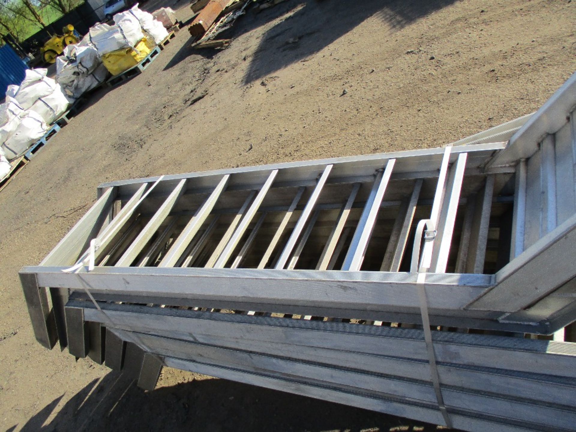 9 X ALUMINIUM STAIR SECTIONS...NO VAT ON HAMMER PRICE - Image 3 of 6