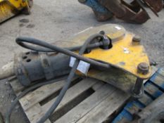 JCB 3CX-type breaker on 45mm pins,