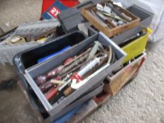 Pallet of mixed workshop tools & sundries