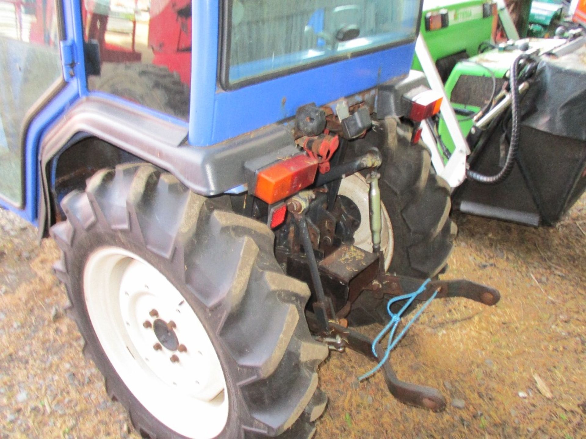ISEKI COMPACT TRACTOR C/W FULL CAB YR 2011 BUILD - Image 5 of 5
