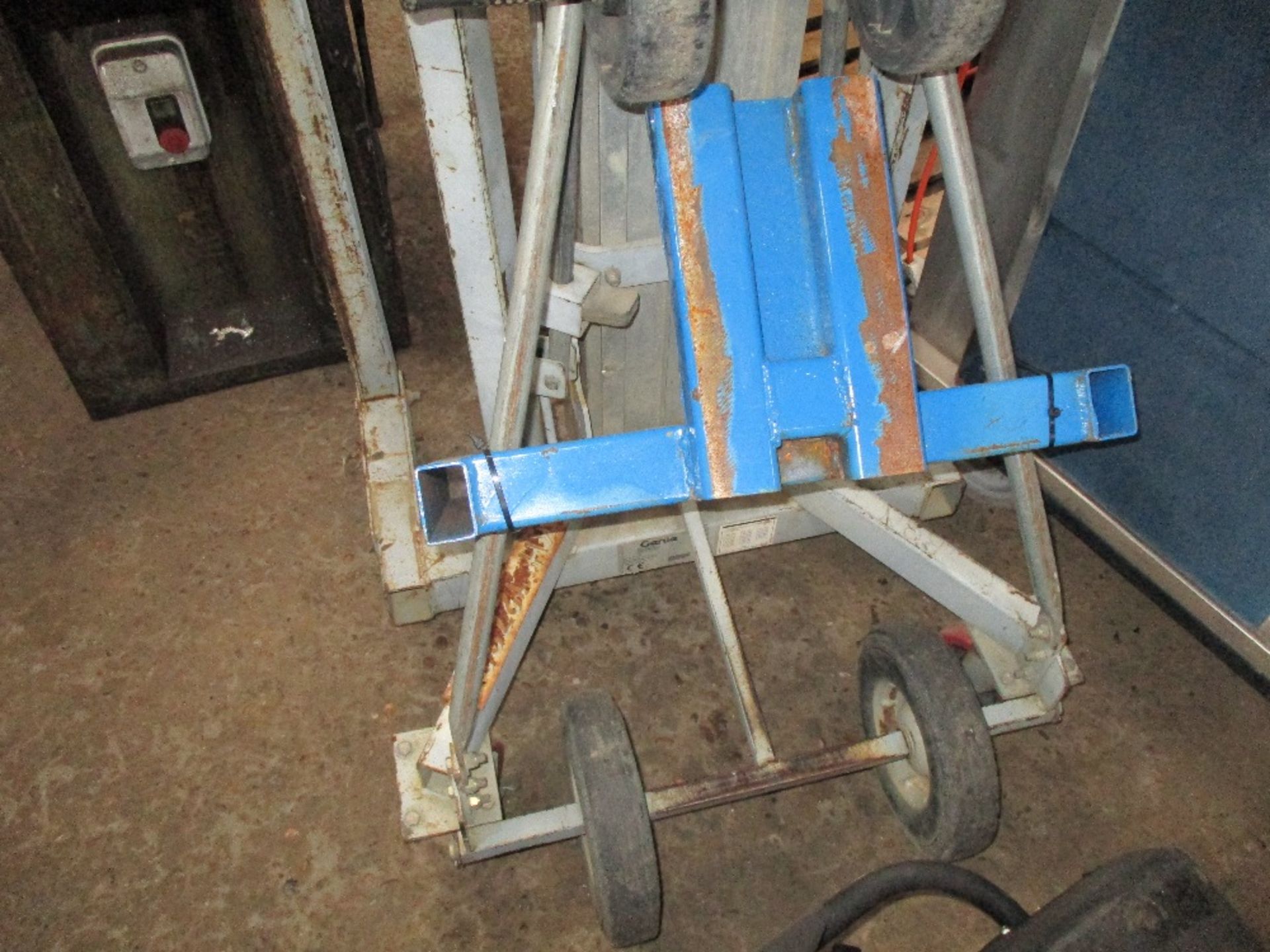 GENIE SUPERLIFT C/W FORKS - Image 5 of 6