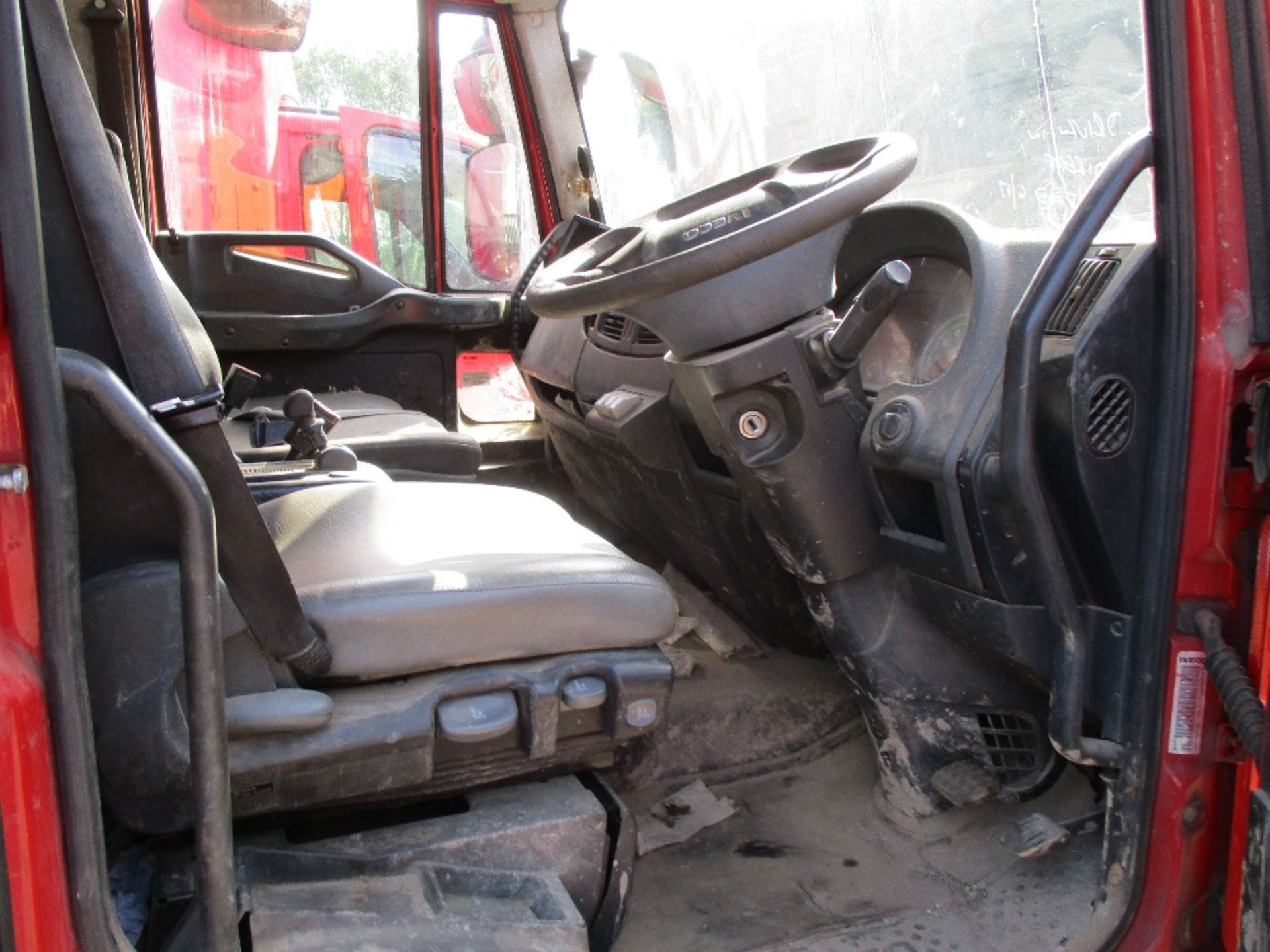 IVECO 75E17 TIPPER, SEMI AUTOMATIC GEARBOX, RED REG: GN59 LHT - Image 4 of 9