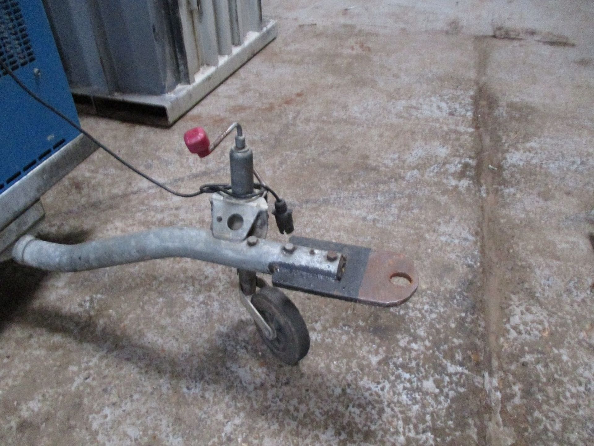 MILLER 400 TOWED WELDER WITH LEADS - Image 5 of 8