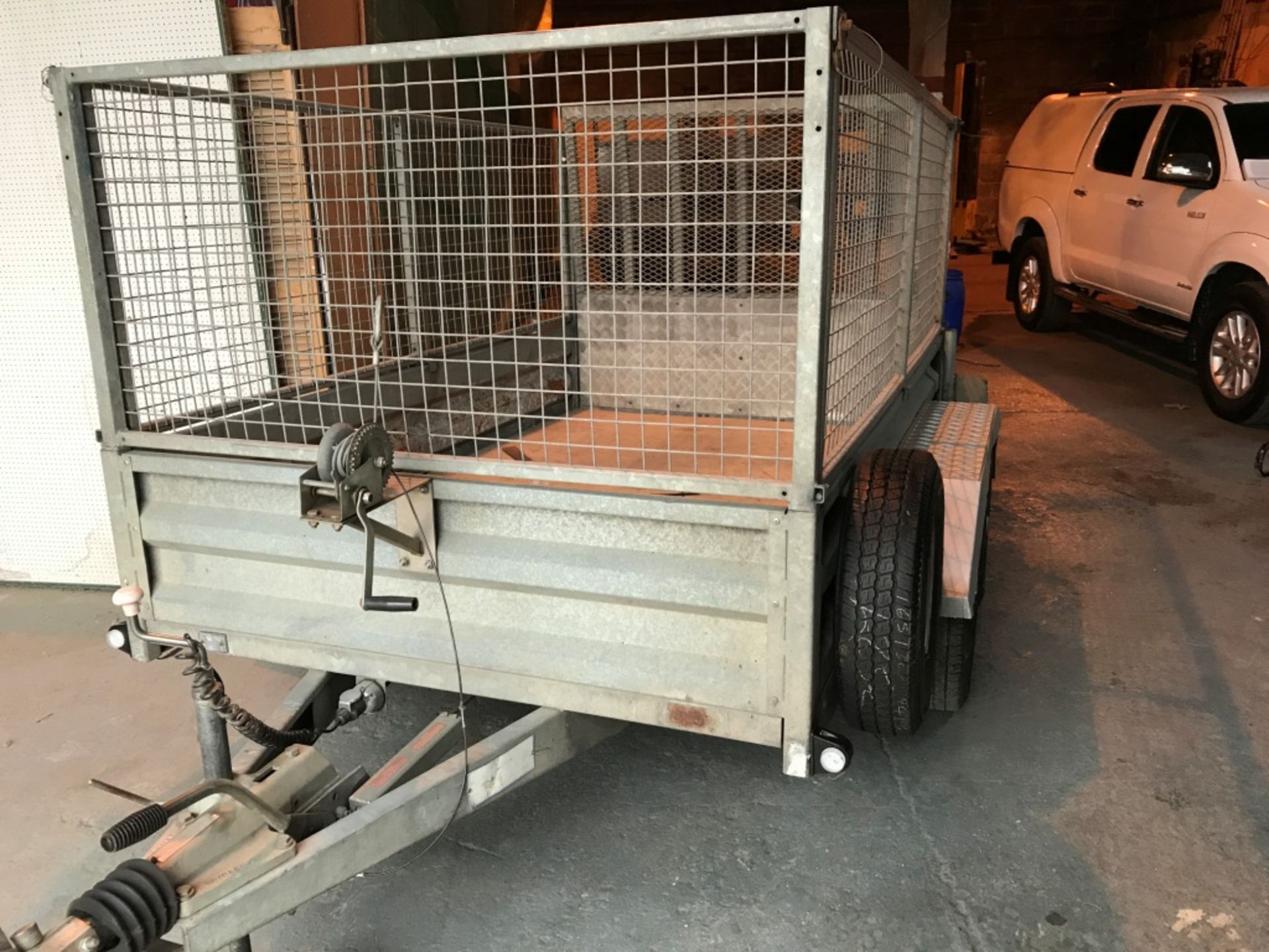 INDESPENSION MESH SIDED TRAILER