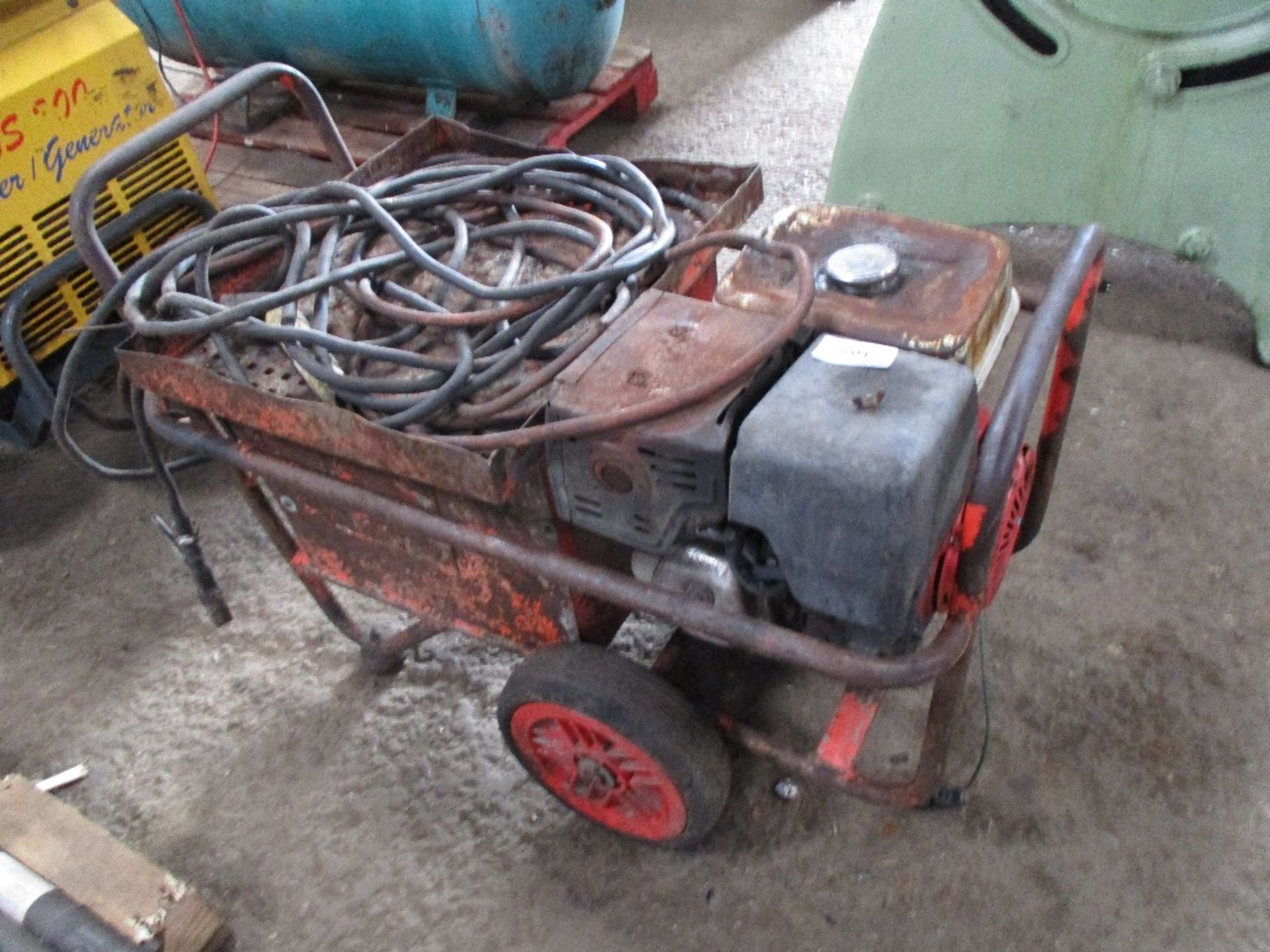 HONDA ENGINED WELDER..HAS BEEN IN STORAGE..UNTESTED - Image 2 of 3