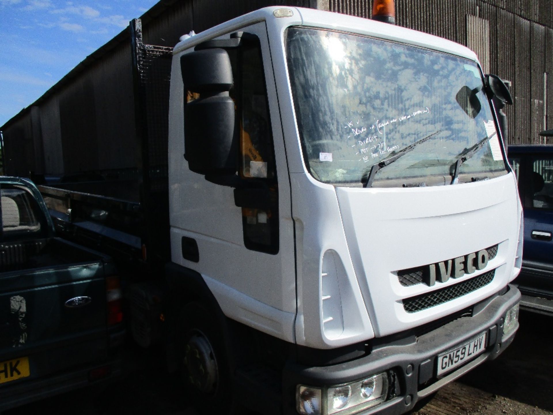 IVECO 75E17 TIPPER, SEMI AUTOMATIC GEARBOX, WHITE REG: GN59 LHV