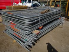 35NO HERAS TYPE FENCING PANELS