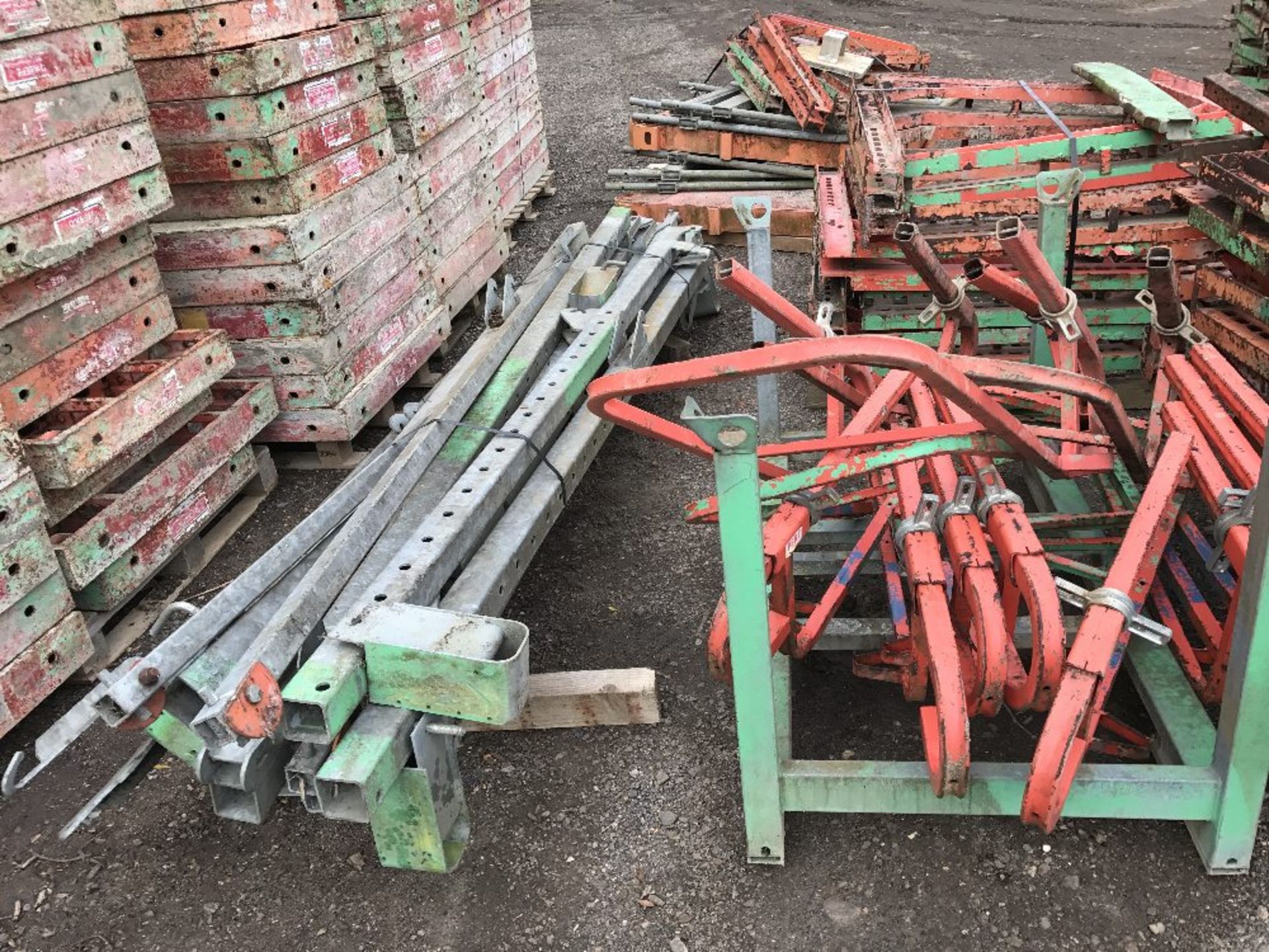 LARGE QUANTITY OF PERI TYPE FORMWORK - Image 16 of 33