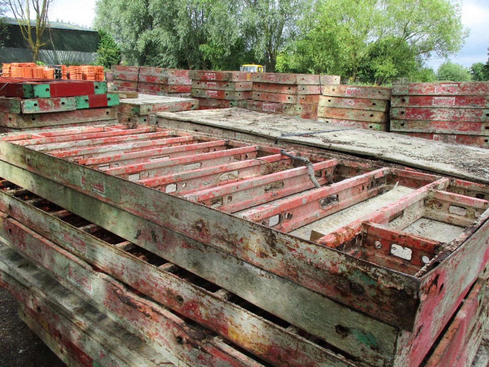 LARGE QUANTITY OF PERI TYPE FORMWORK - Image 2 of 33