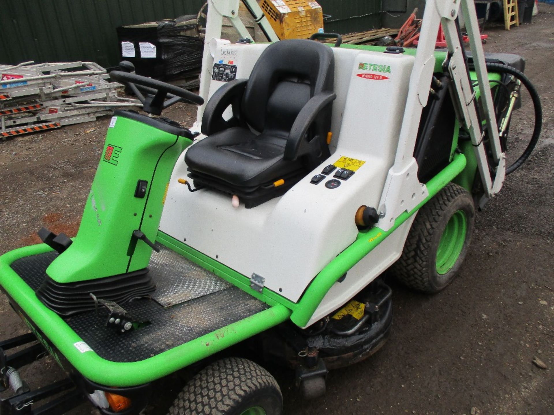 ETESIA H124D RIDE ON MOWER C/W HIGH DISCHARGE COLLECTOR - Image 2 of 6