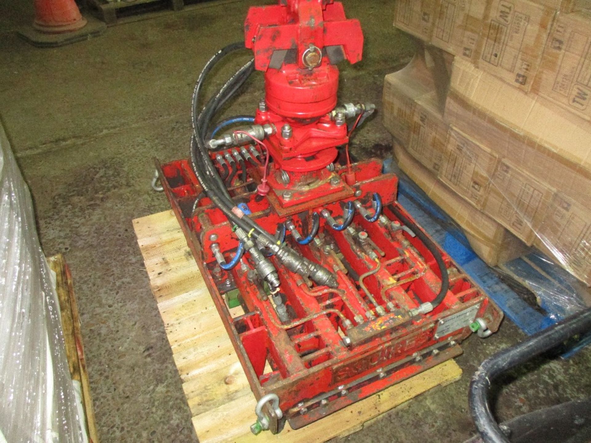 SQUIRES BEAM LIFTING ATTACHMENT C/W ROTATOR - Image 5 of 11