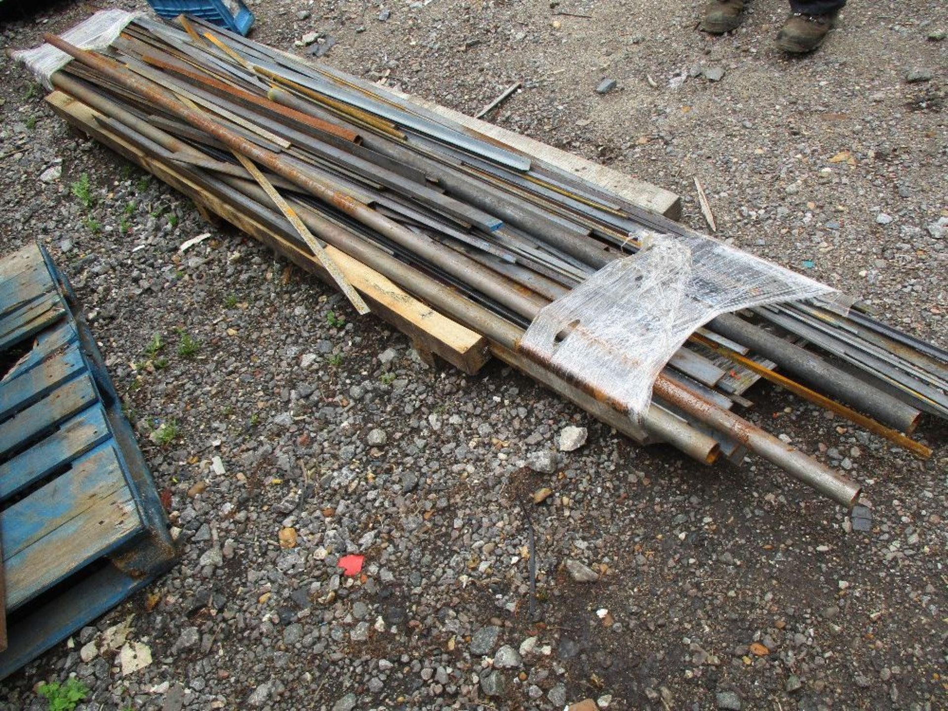 PALLET OF MIXED USEFUL STEEL - Image 2 of 2