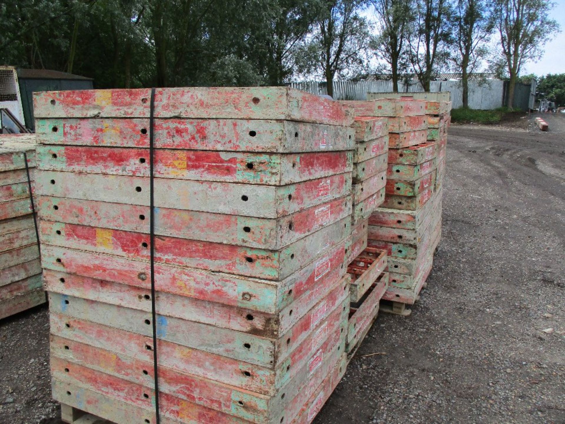 LARGE QUANTITY OF PERI TYPE FORMWORK - Image 3 of 33