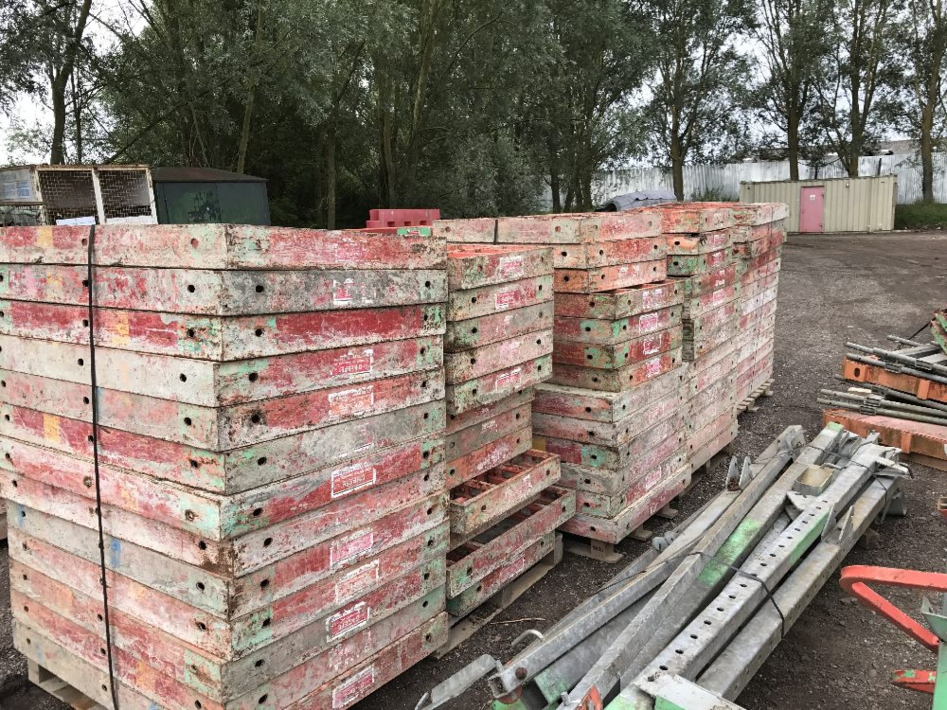 LARGE QUANTITY OF PERI TYPE FORMWORK - Image 17 of 33