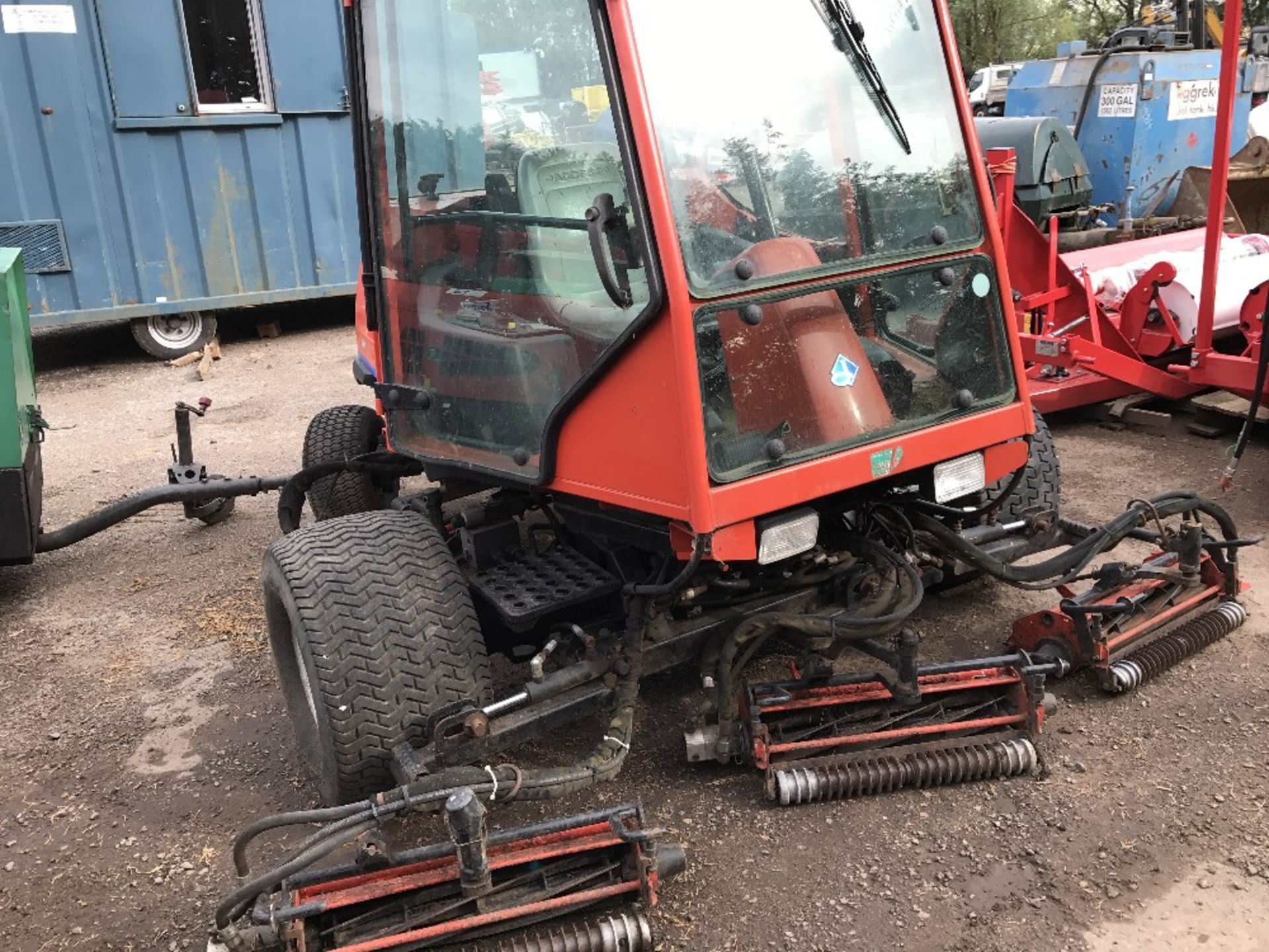 JACOBSEN LF3400 5 GANG 4WD RIDE ON MOWER - Image 2 of 3