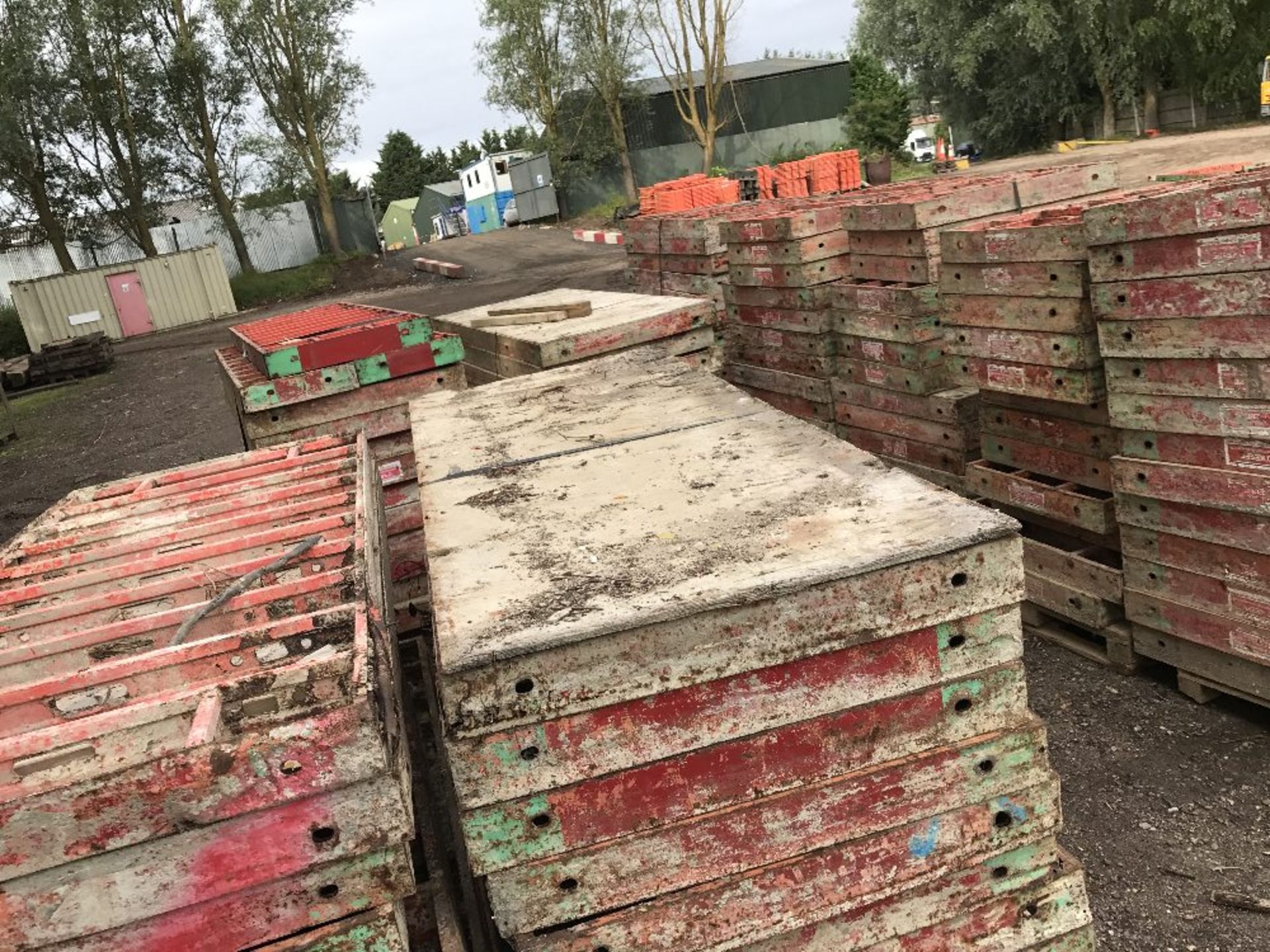 LARGE QUANTITY OF PERI TYPE FORMWORK - Image 19 of 33