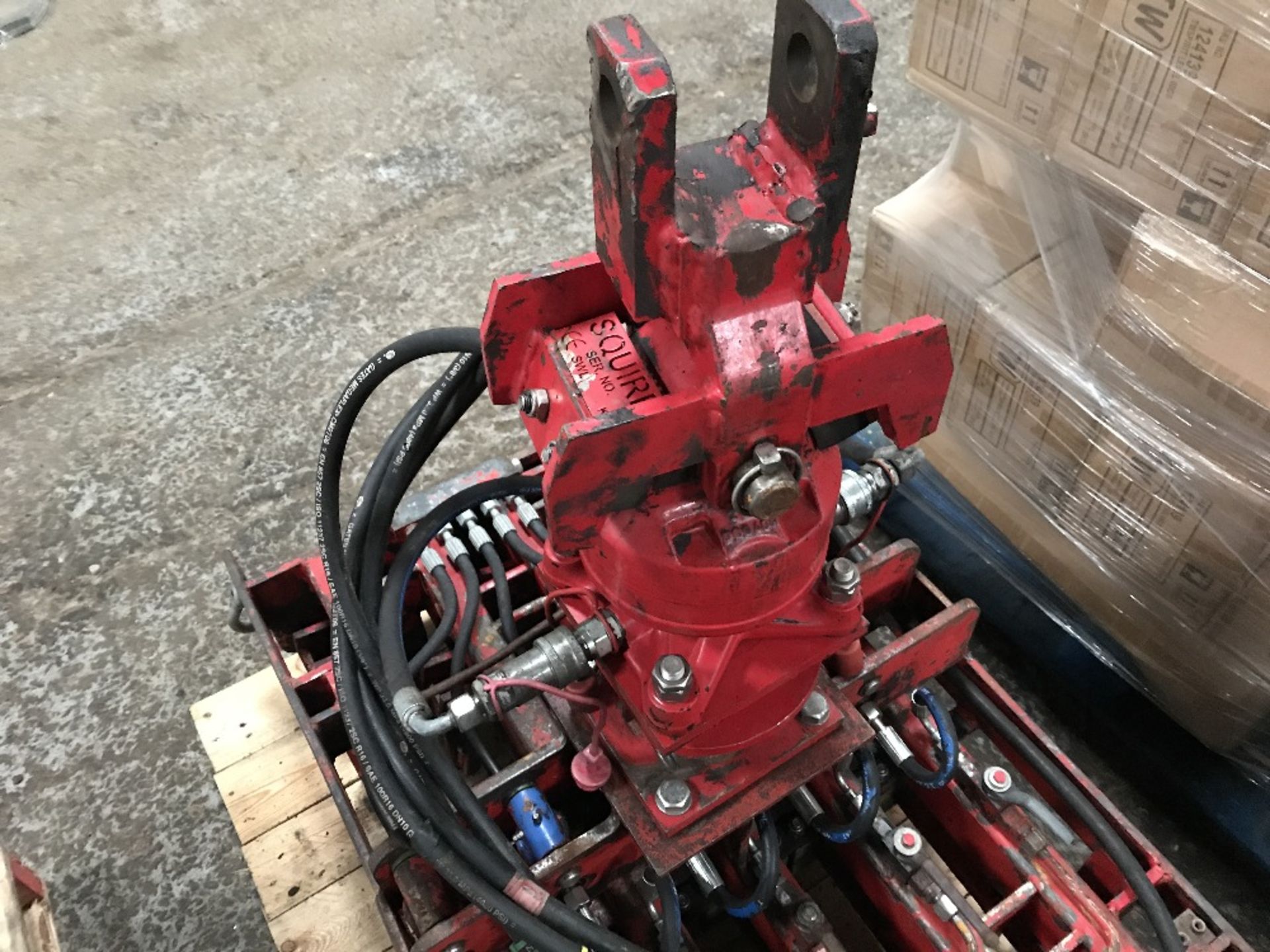 SQUIRES BEAM LIFTING ATTACHMENT C/W ROTATOR - Image 2 of 11