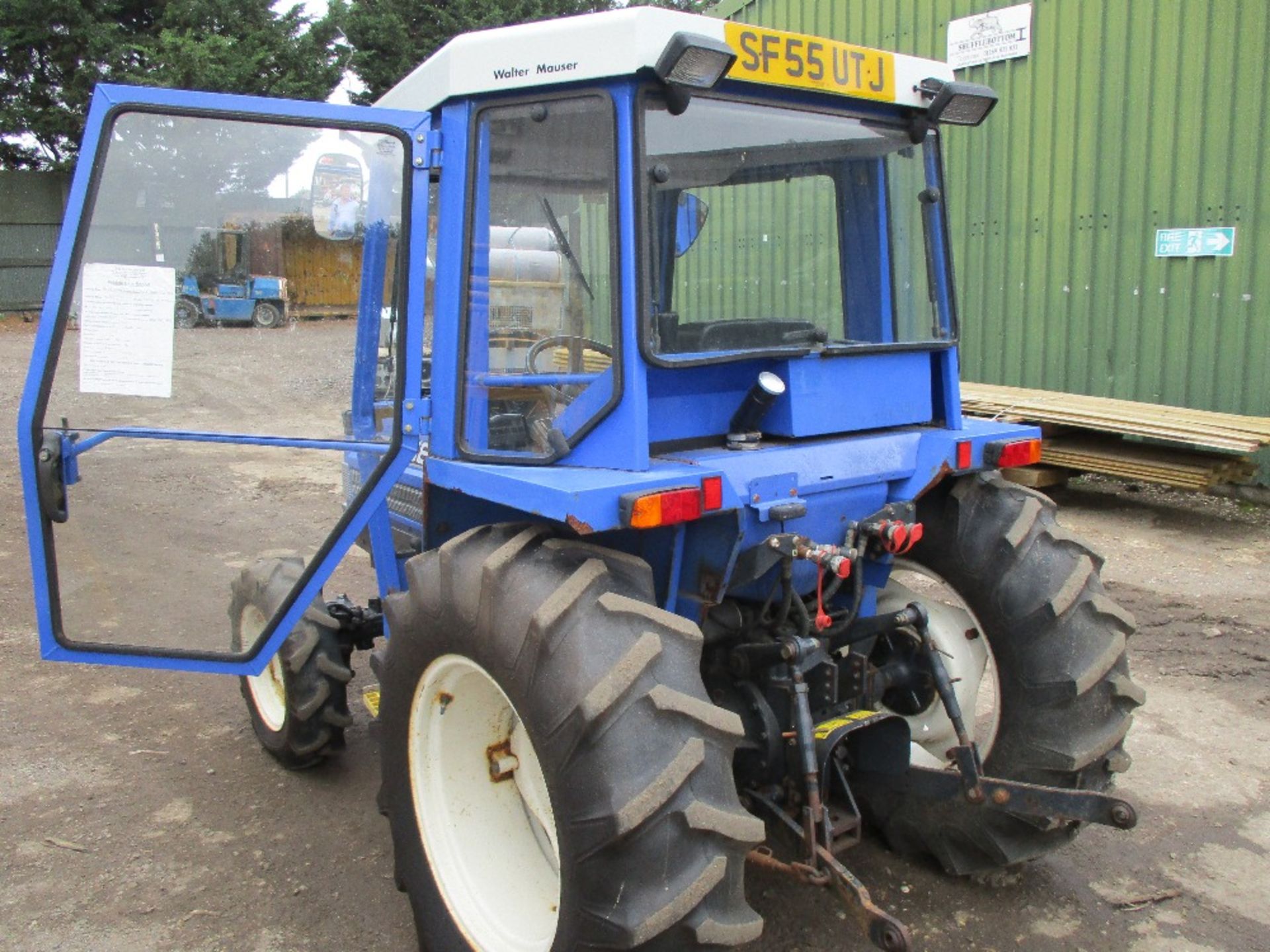 ISEKI TK538 4WD TRACTOR C/W CAB YEAR 2005 - Image 2 of 7