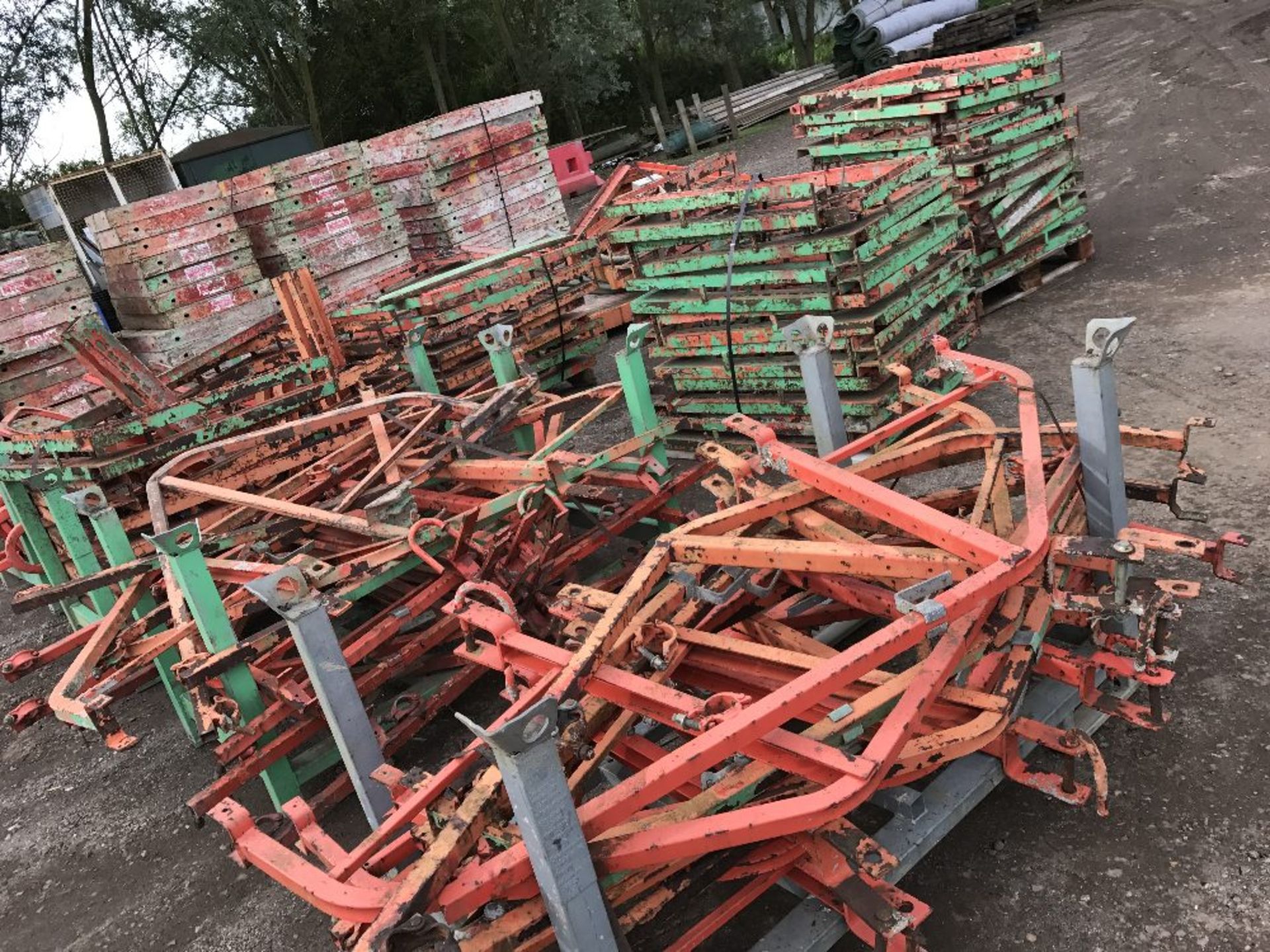 LARGE QUANTITY OF PERI TYPE FORMWORK - Image 14 of 33