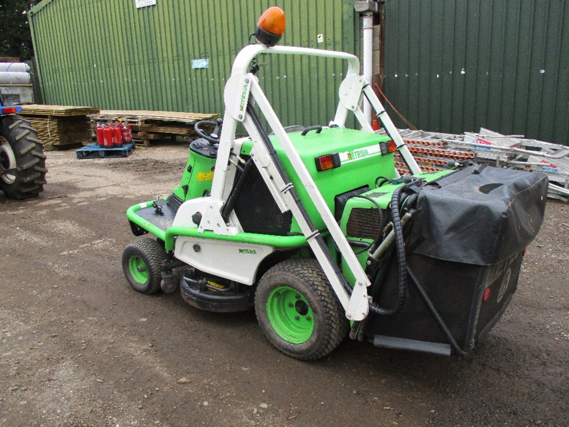 ETESIA H124D RIDE ON MOWER C/W HIGH DISCHARGE COLLECTOR