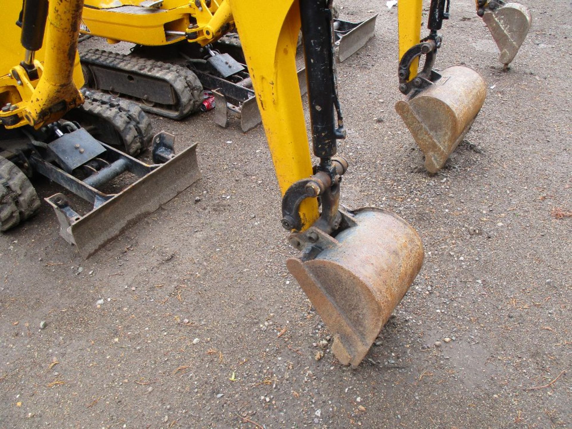 JCB 800 8CTS 0.75tonne rated micro excavator - Image 2 of 9