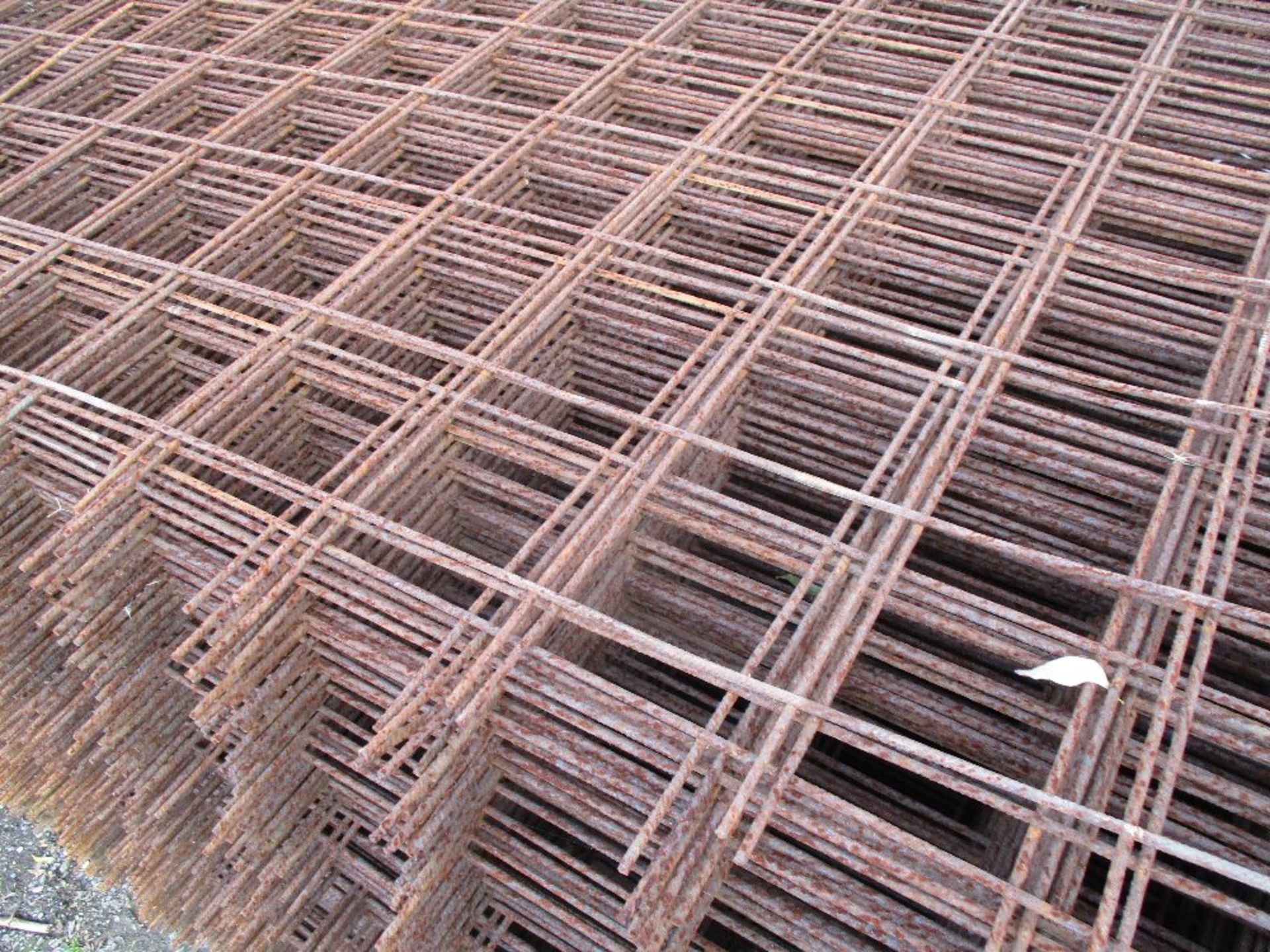 200NO APPROX SHEETS OF CONCRETE REINFORCING MESH 1.2X 2.4METRES - Image 2 of 3