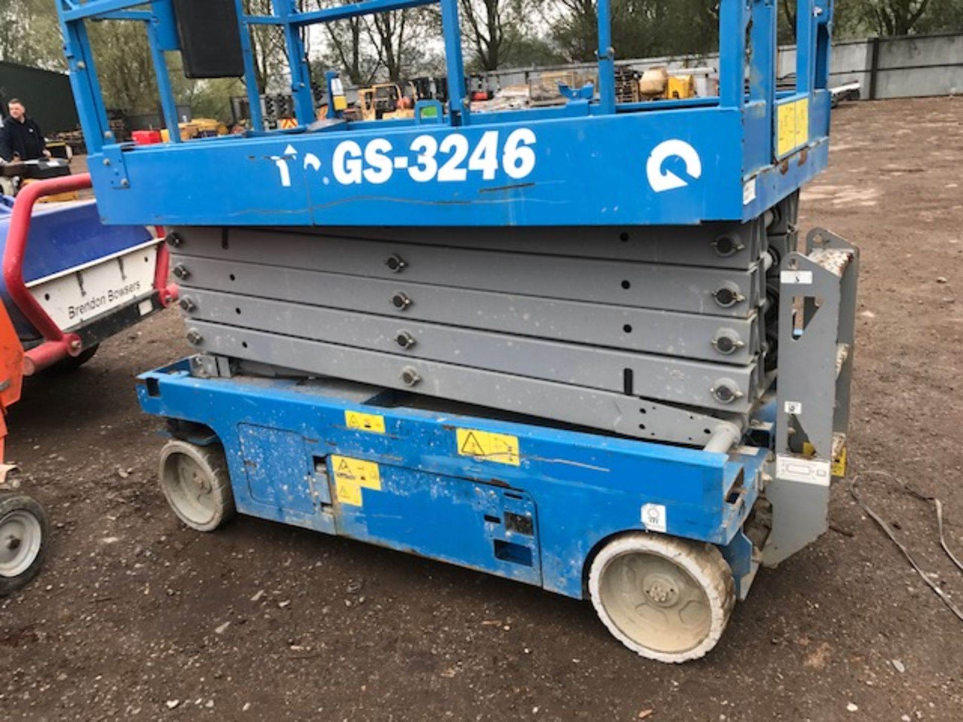 GENIE GS3246 SCISSOR LIFT, YEAR 2014, DAMAGED! - Image 5 of 6