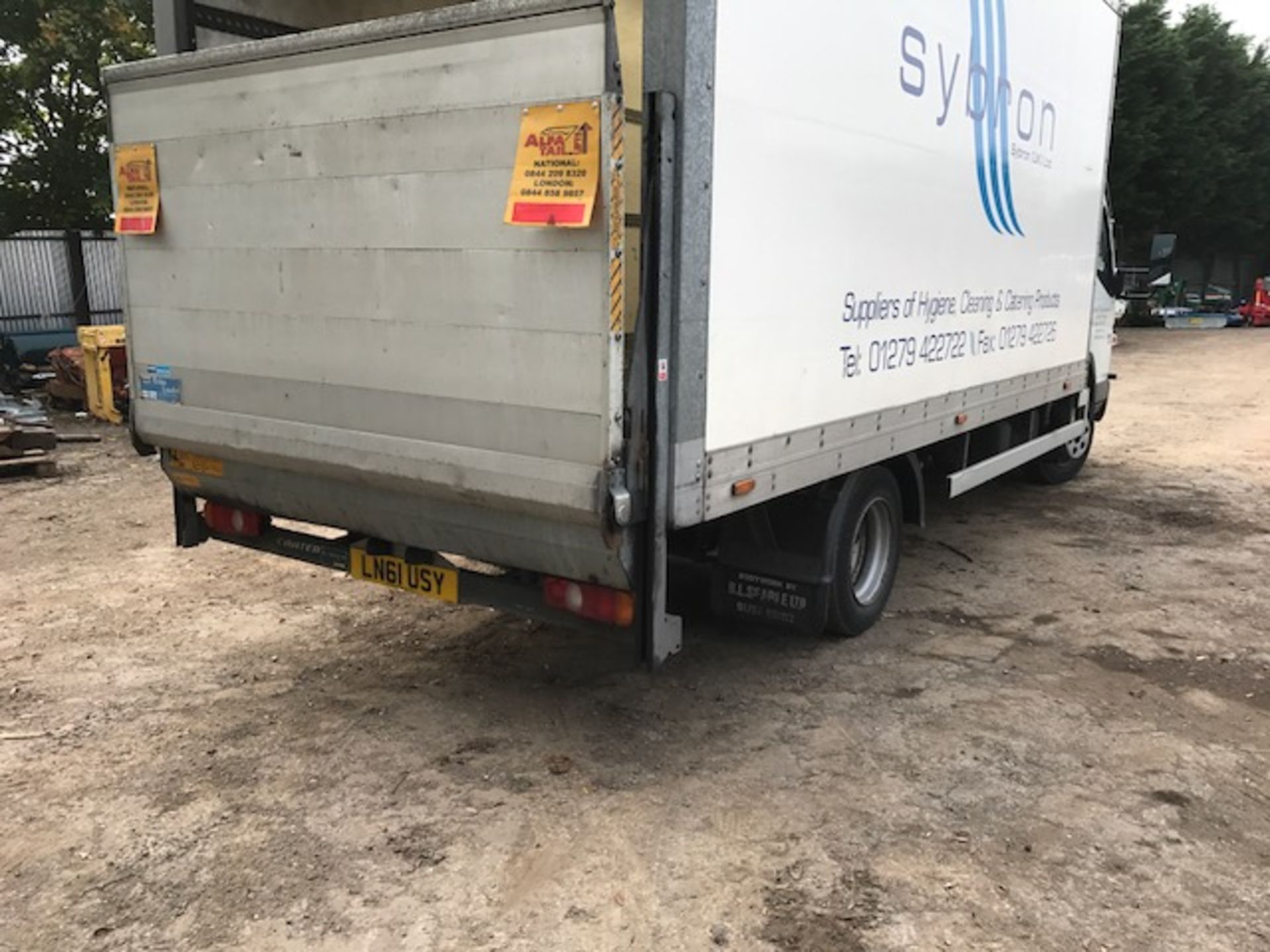MITSUBISHI CANTER 7C15 BOX BODY 7500KG RATED LORRY WITH TAIL LIFT - Image 7 of 10