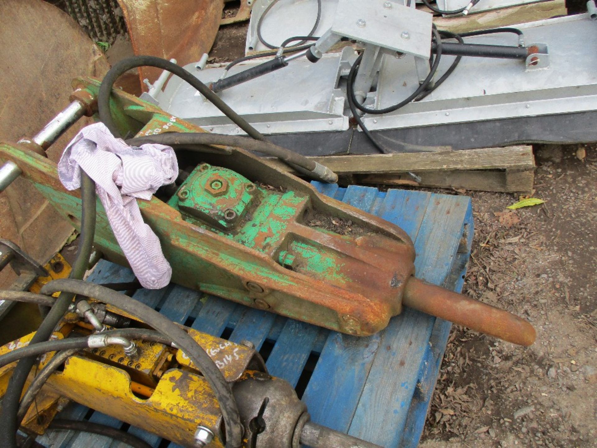 Stanley hydraulic breaker on 45mm pins