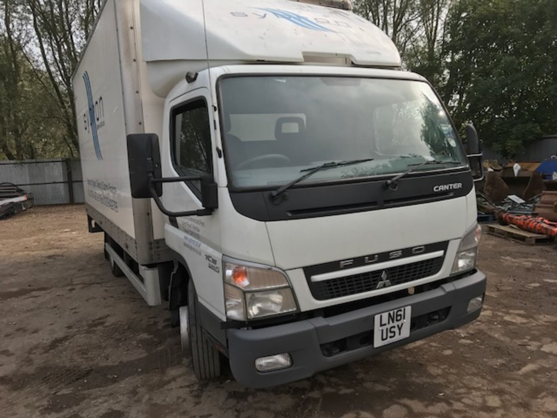 MITSUBISHI CANTER 7C15 BOX BODY 7500KG RATED LORRY WITH TAIL LIFT - Image 3 of 10