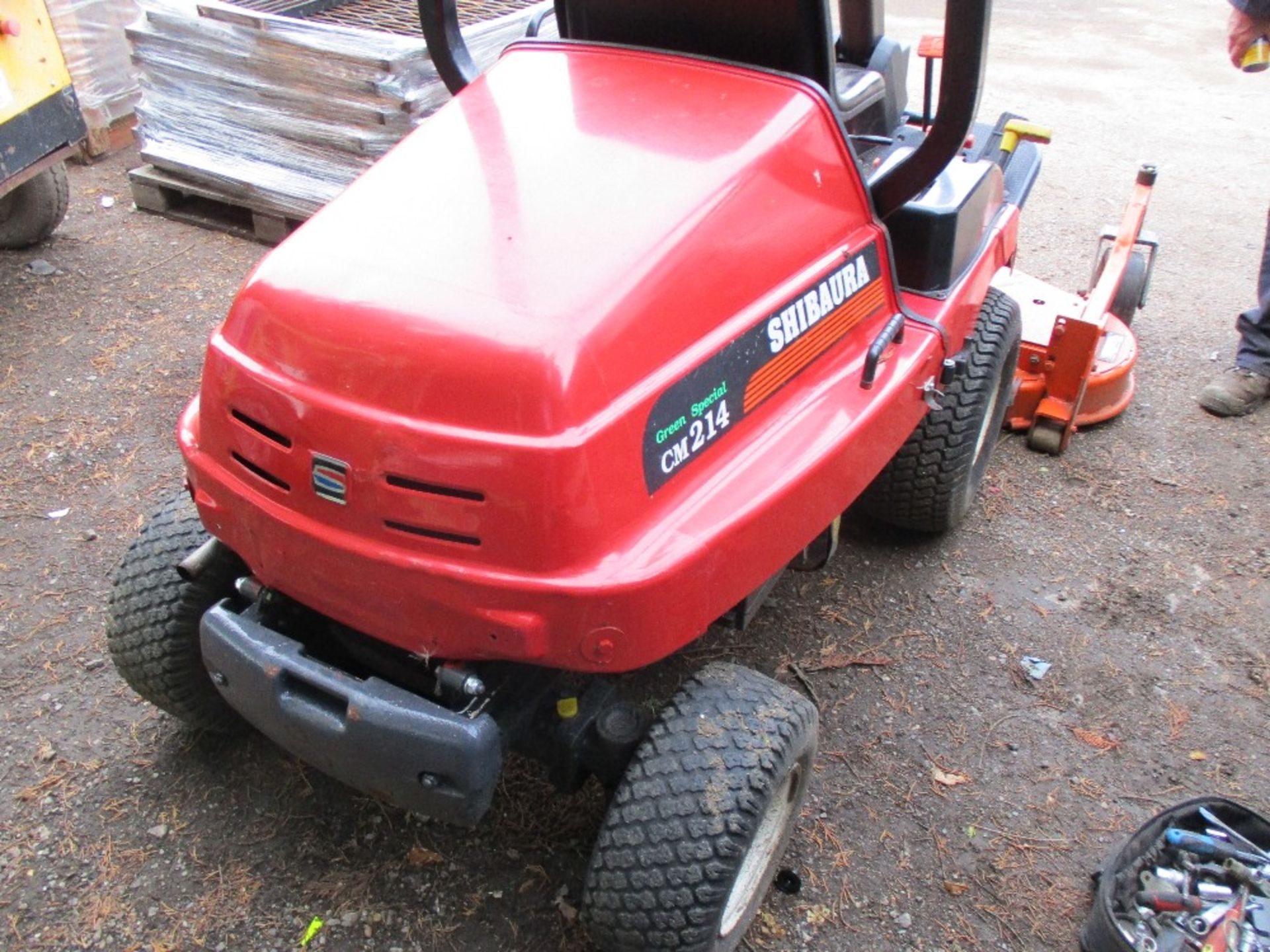 Shibaura CM214 4wd diesel outfront mower - Bild 2 aus 5