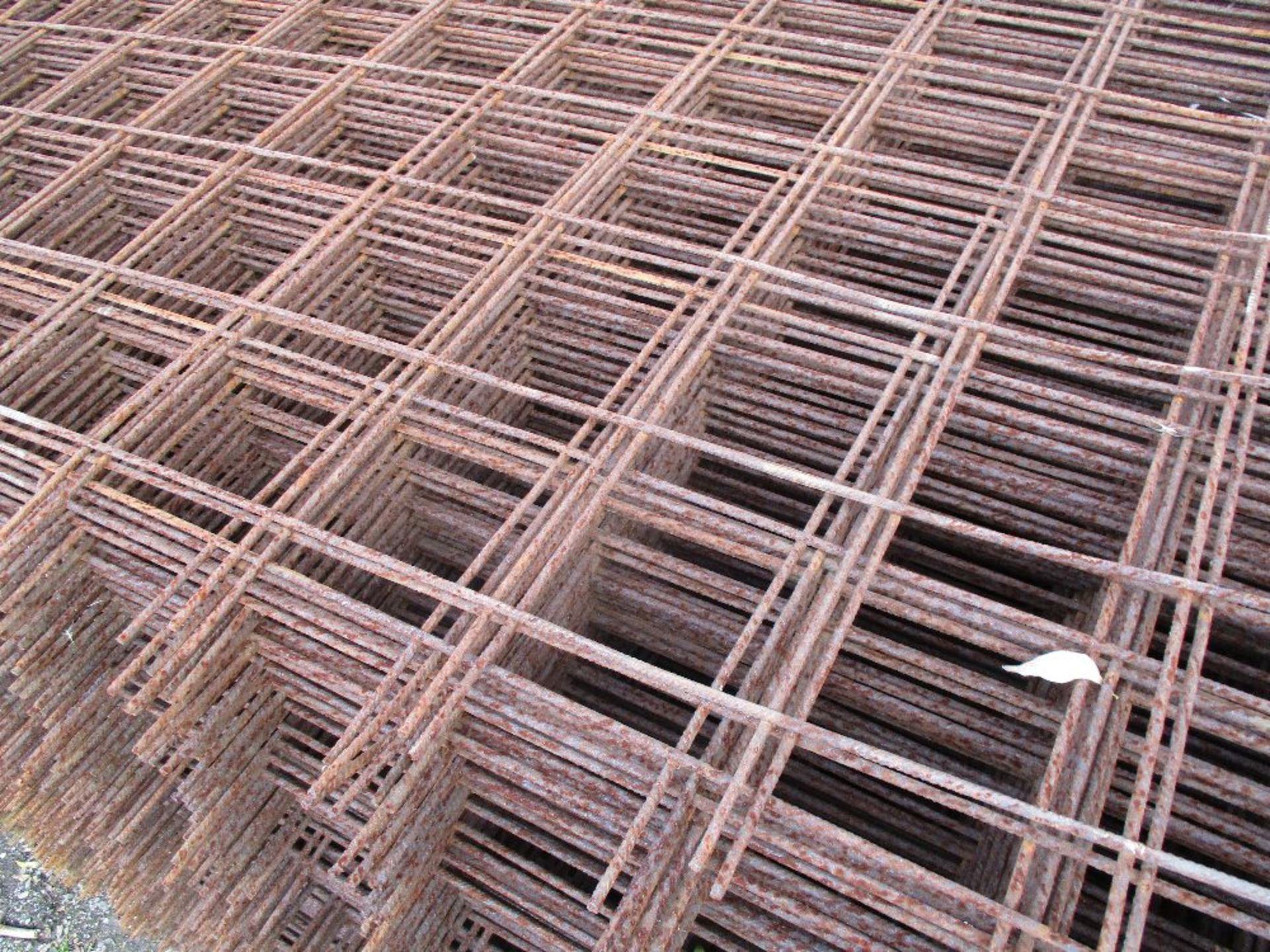 200NO APPROX SHEETS OFCONCRETE REINFORCING MESH 1.2X 2.4METRES - Image 2 of 3