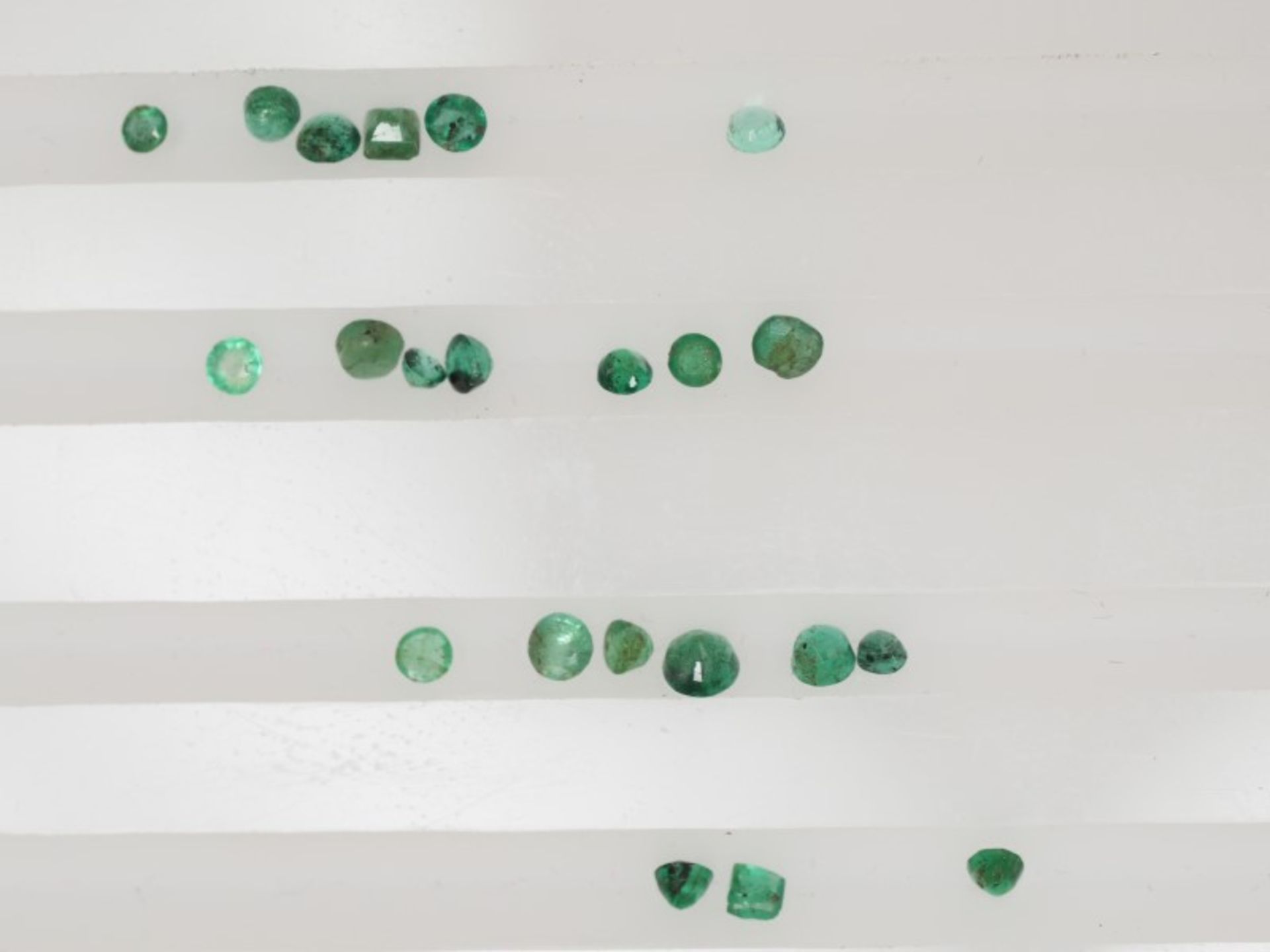 Genuine Emerald (2mm)(App 1.0ct) Gemstone Retail $150