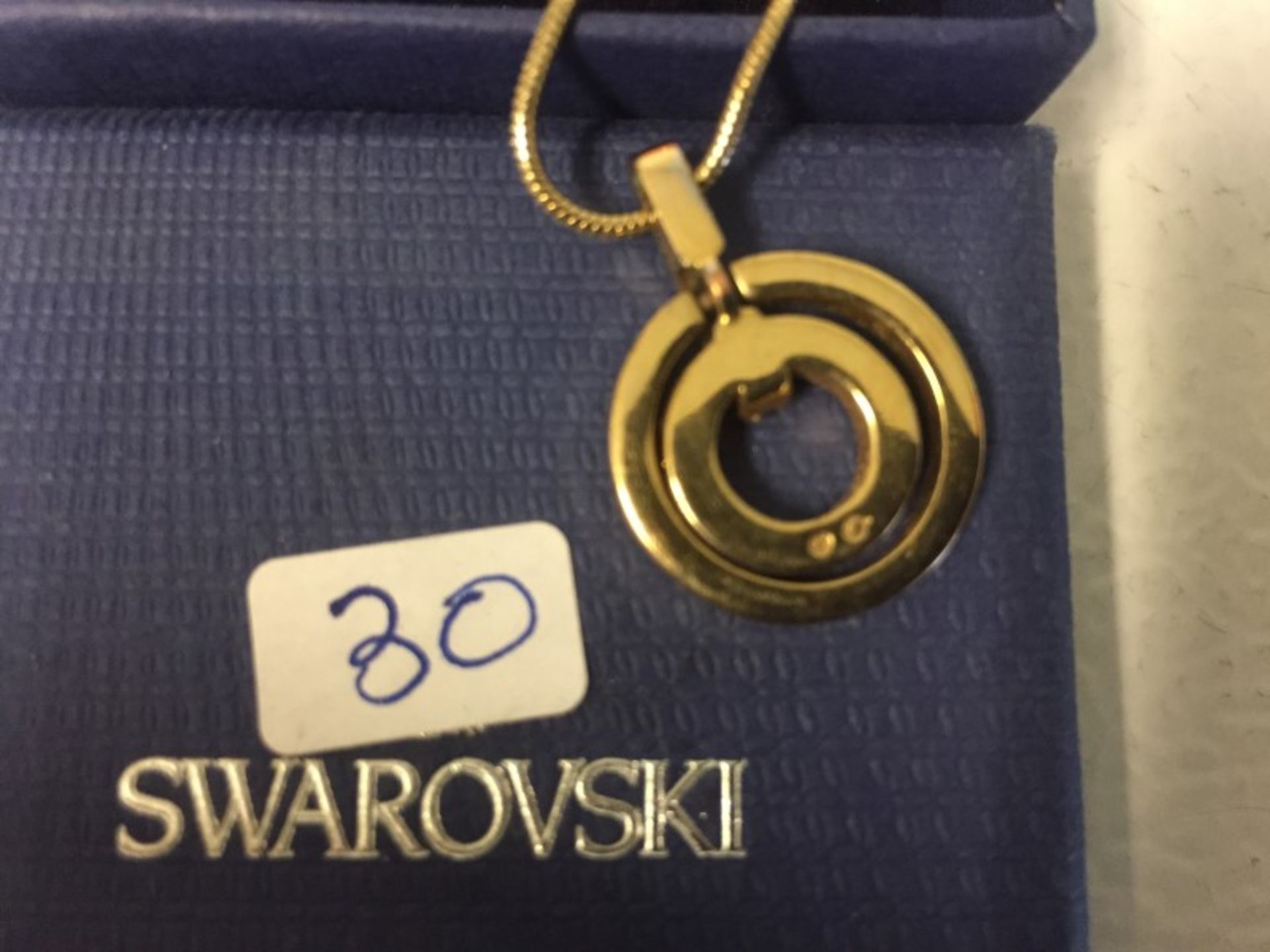 New Swaraovski gold Ladies Pendant w/chain - Image 2 of 2