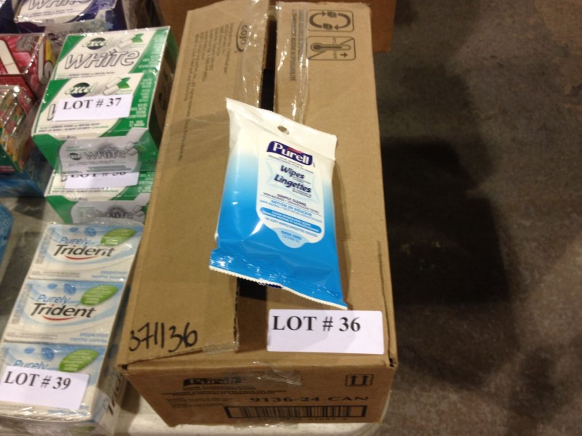 case - purell hand wipes