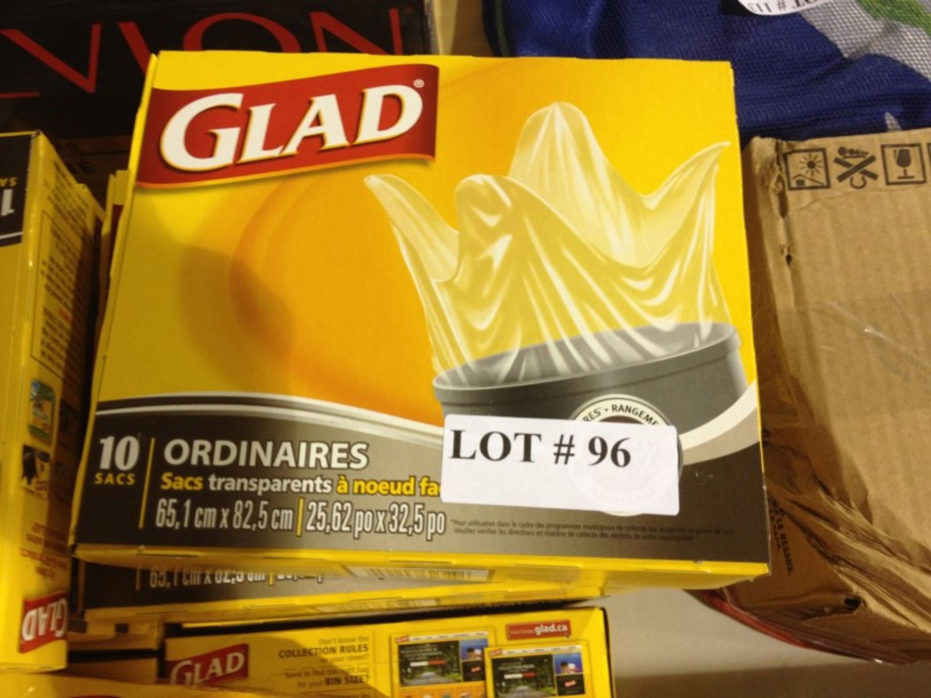 box of 10 Glad easy tie bags