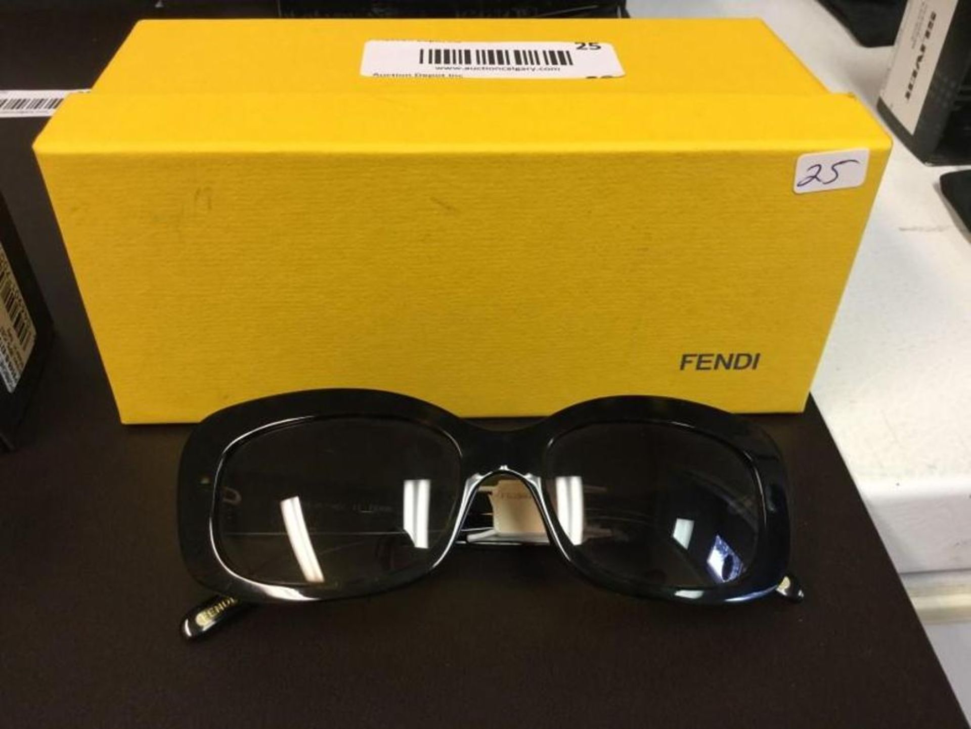 NEW Ladies FENDI Sunglasses with Case - Image 2 of 2