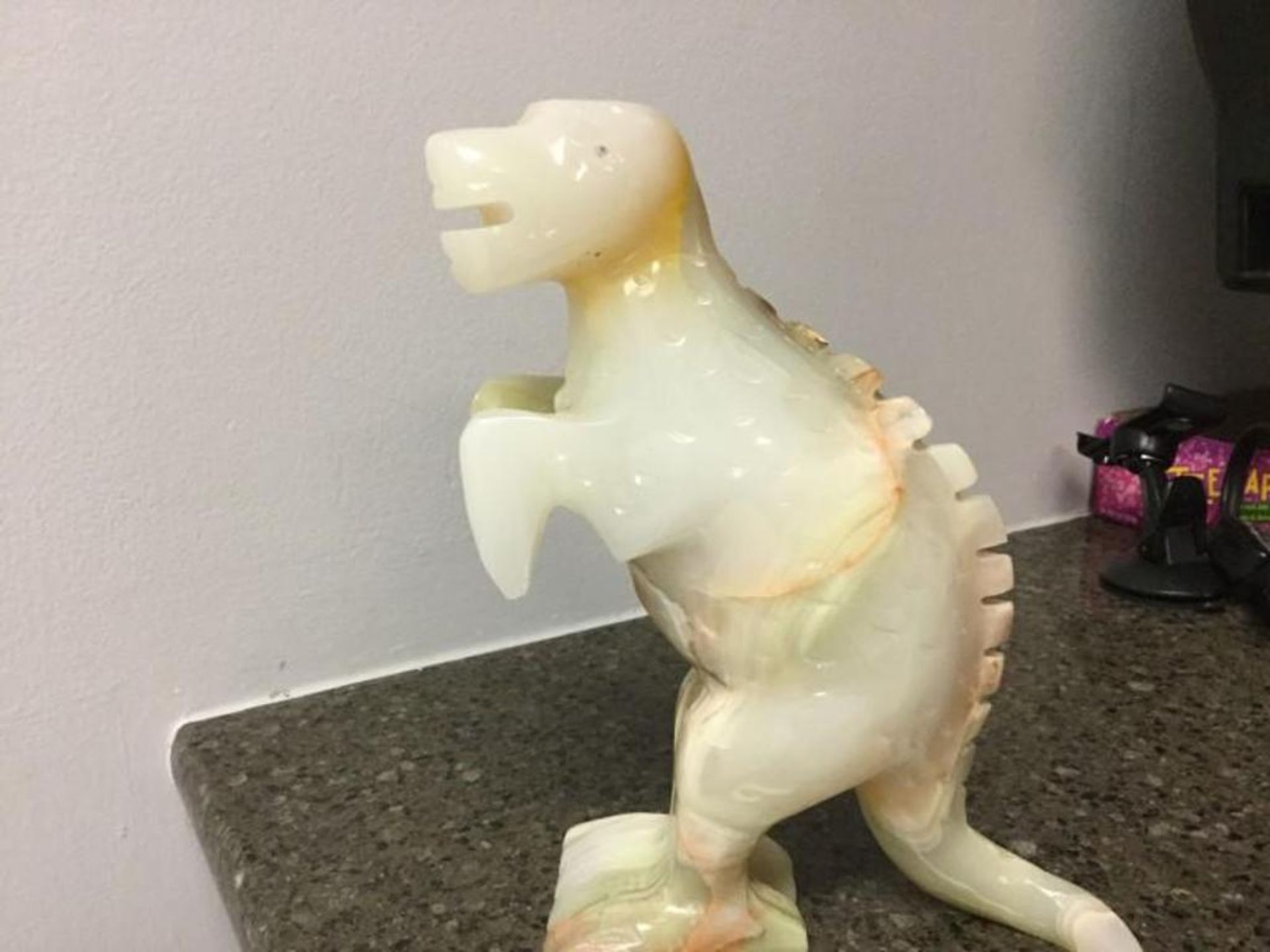 Marble statue - Dinosaur - hand carved