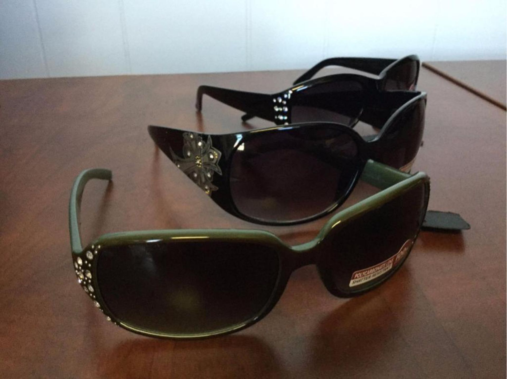 Lot of 3 Women's designer sunglasses - Image 2 of 2