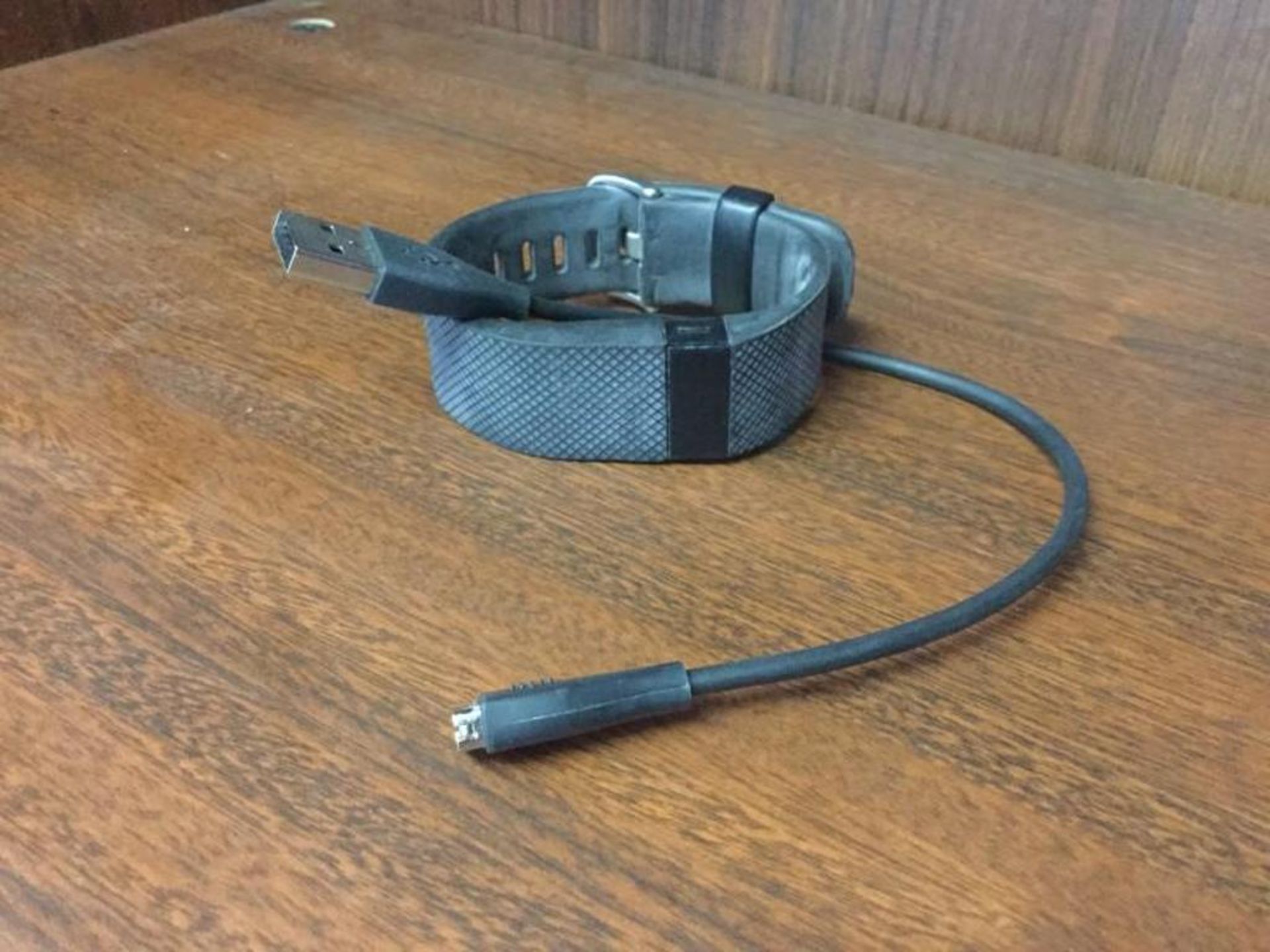 Fit bit HR - with Charging cord