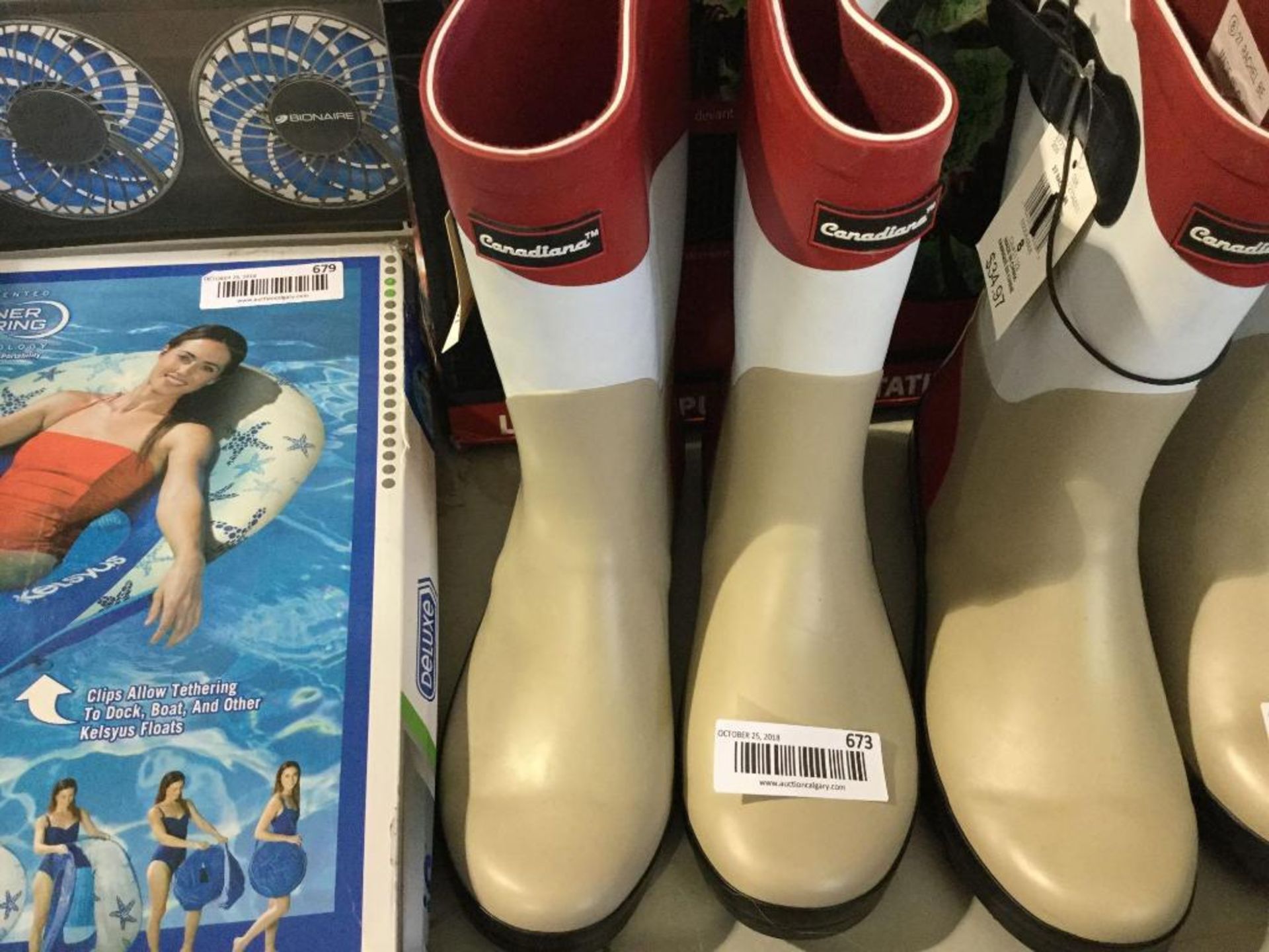 Canadiana Size 7 Rubber Boots