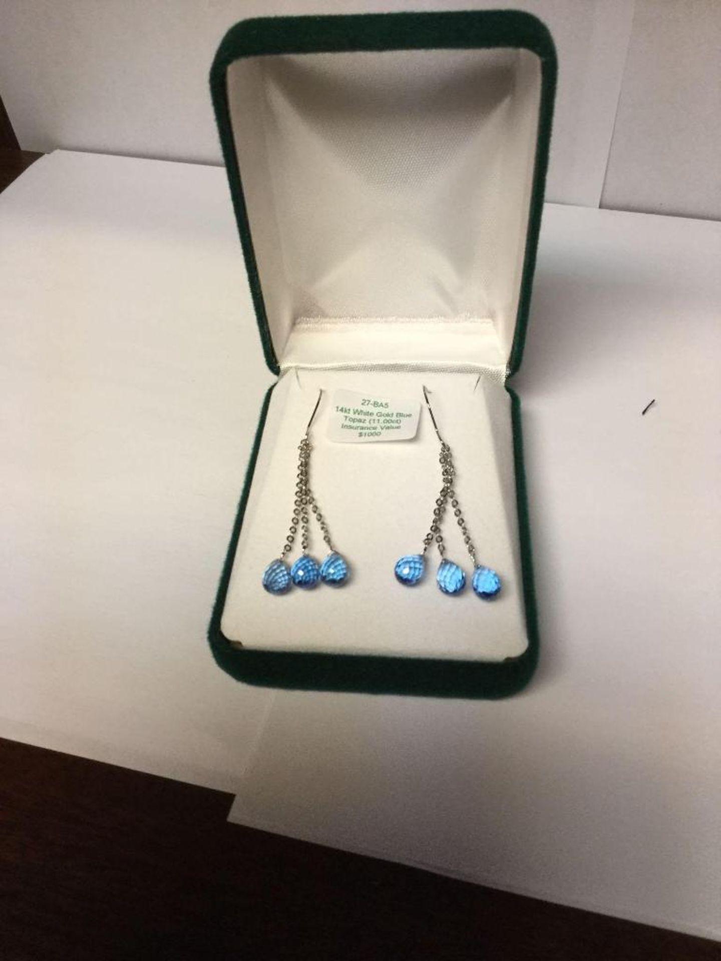 14 kt White Gold and Blue Topaz Dropp earrings - Value $ 1000