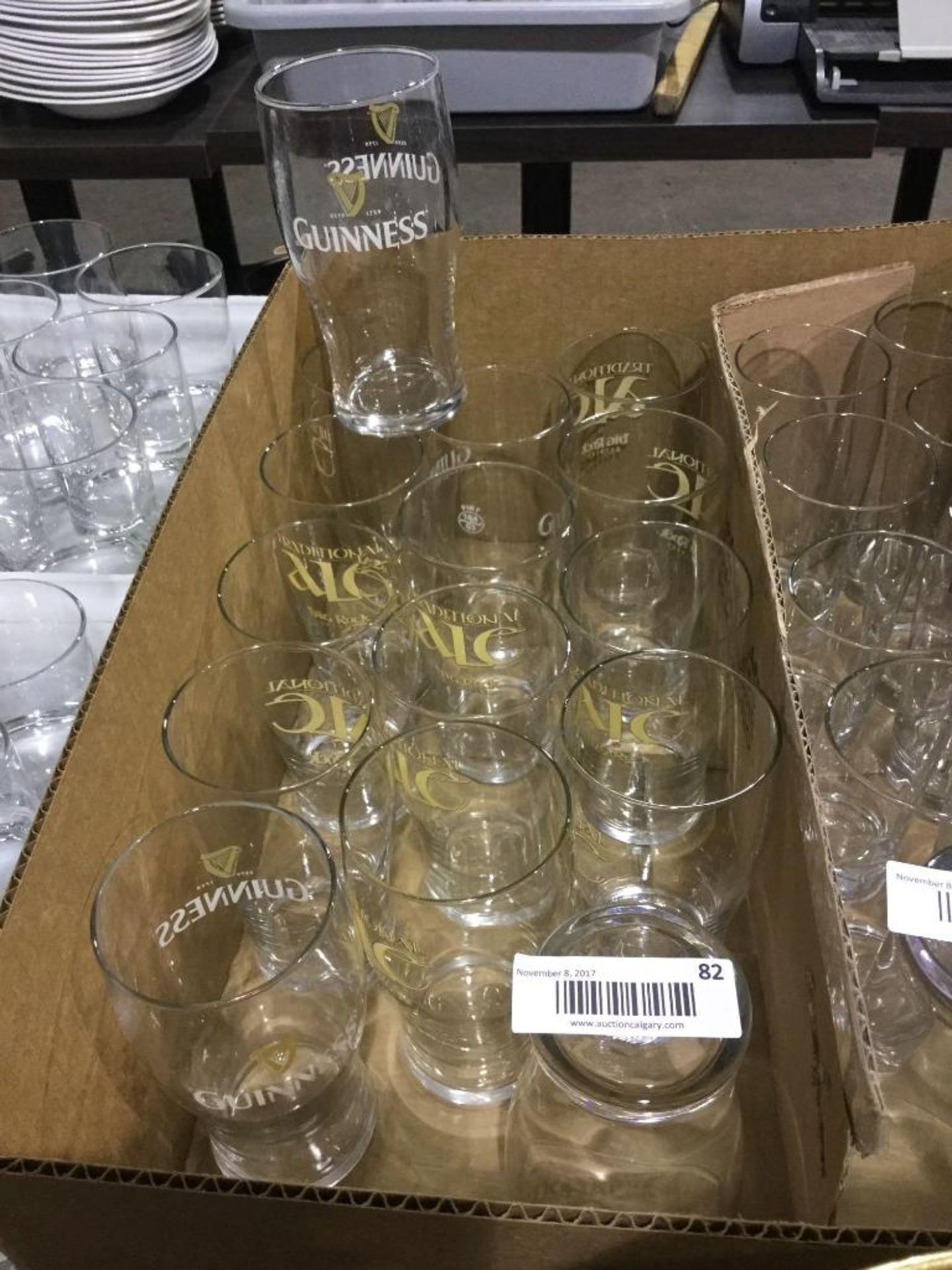 lot of 15 pint Glasses