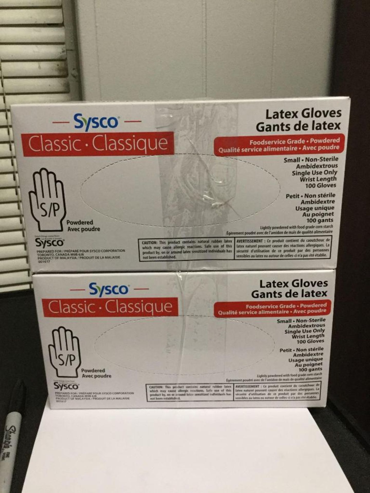 Lot of 2 100 Sysco LATEX GLOVES
