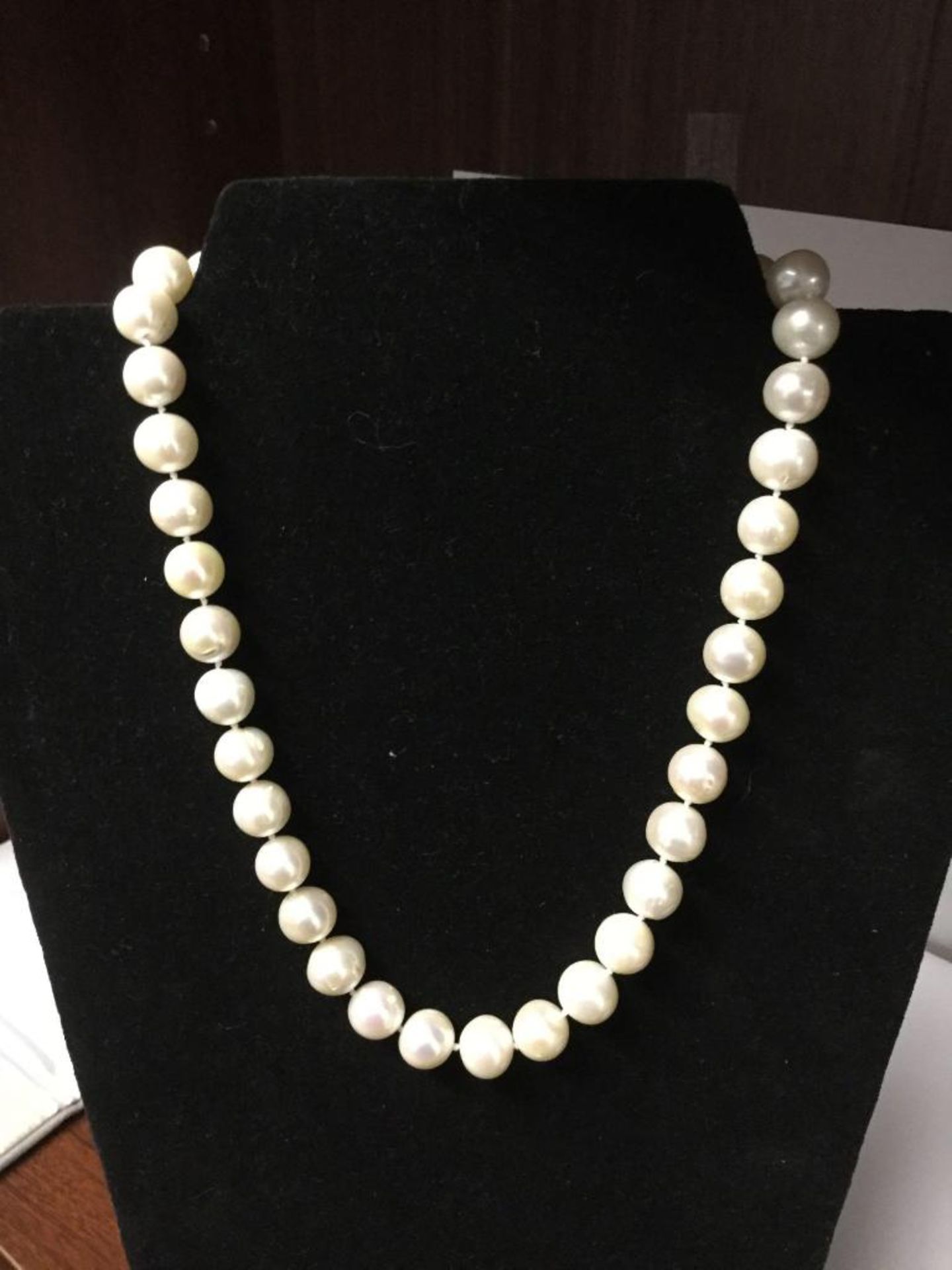 16" string of Pearls