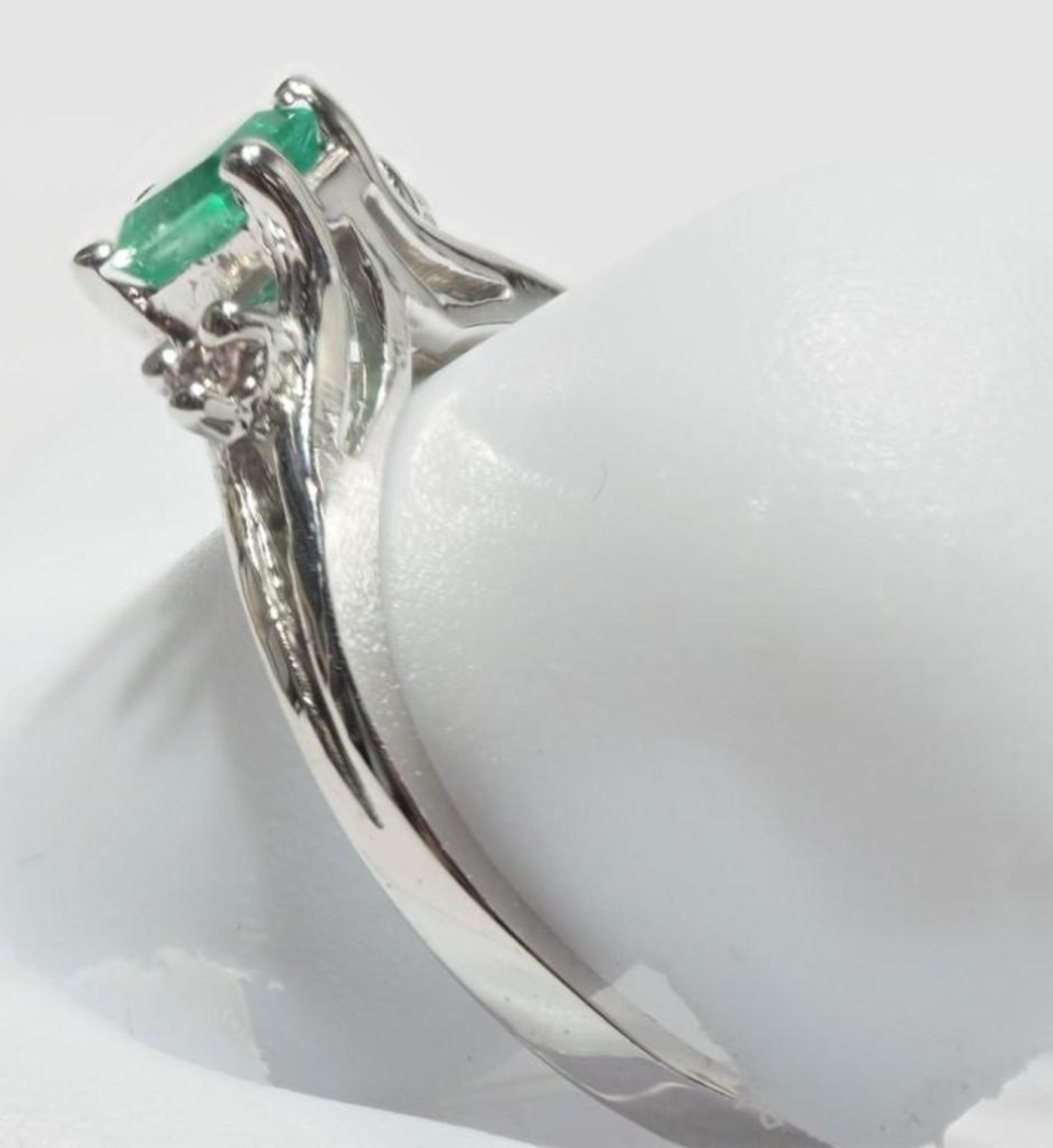 10K White Gold Emerald (0.30ct) and Diamond Ring, Insurance Value $1950 - Image 3 of 4